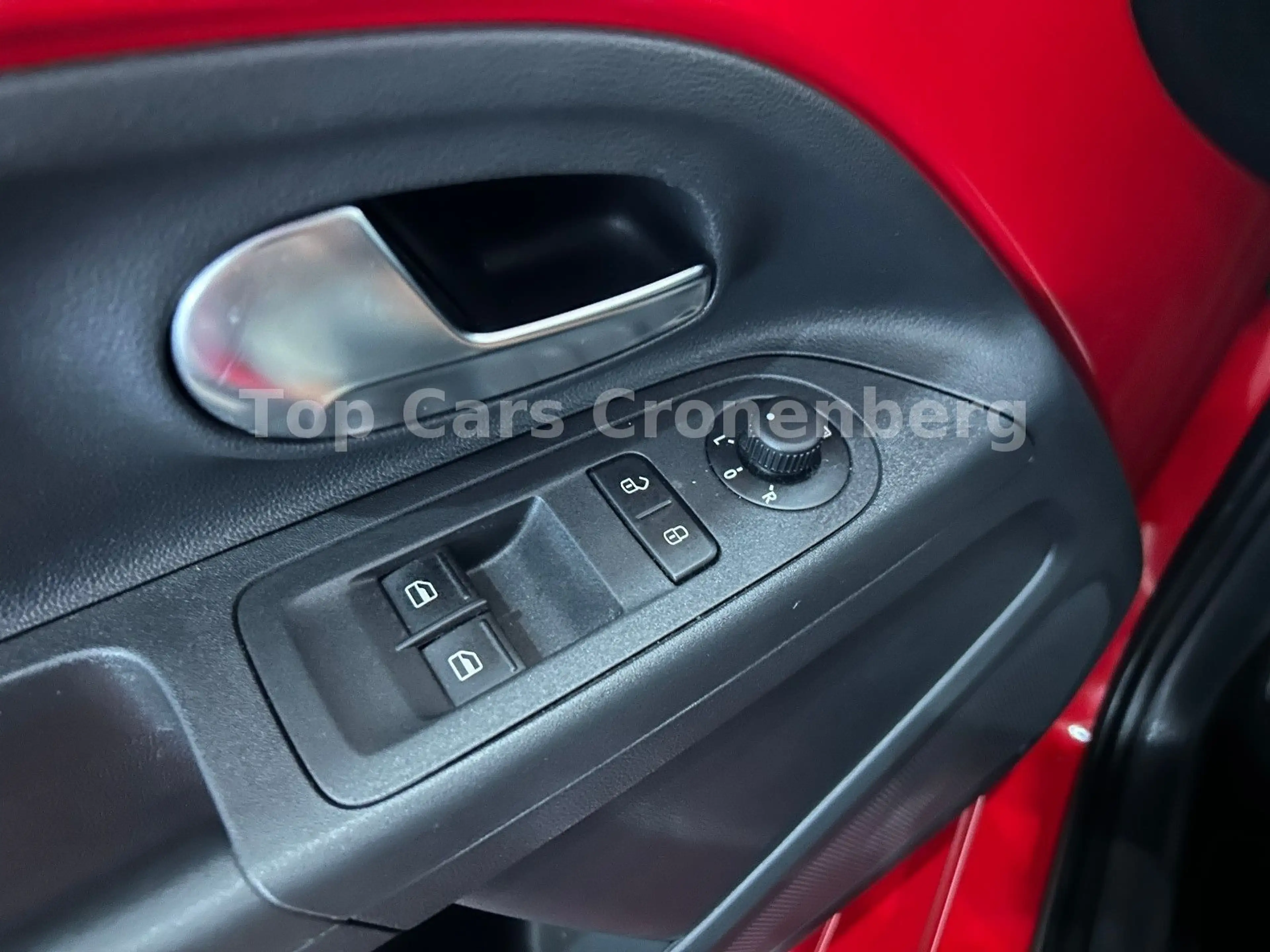 SEAT Mii Chic*1.Hand*Leder*Panorama*SHZ*PDC*EU6*S-Hef — photo 12
