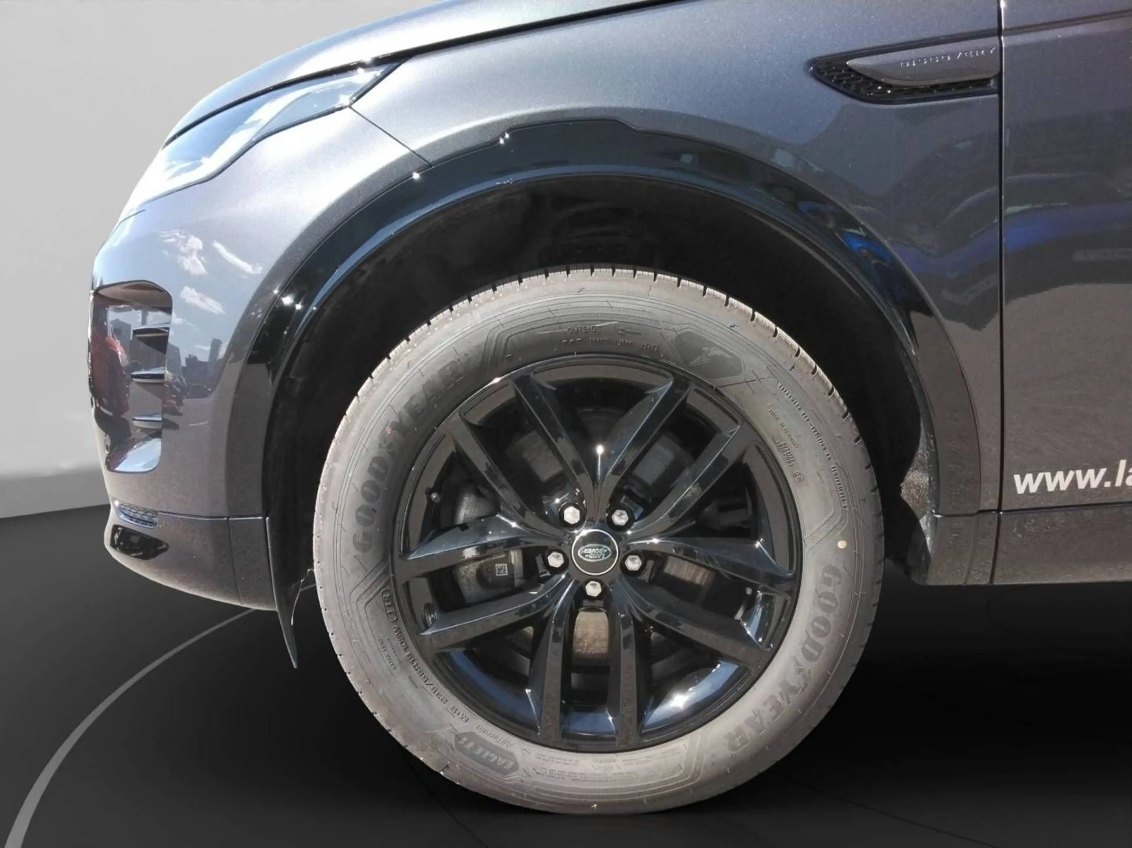 Land Rover Discovery Sport D200 Dynamic SE — photo 9