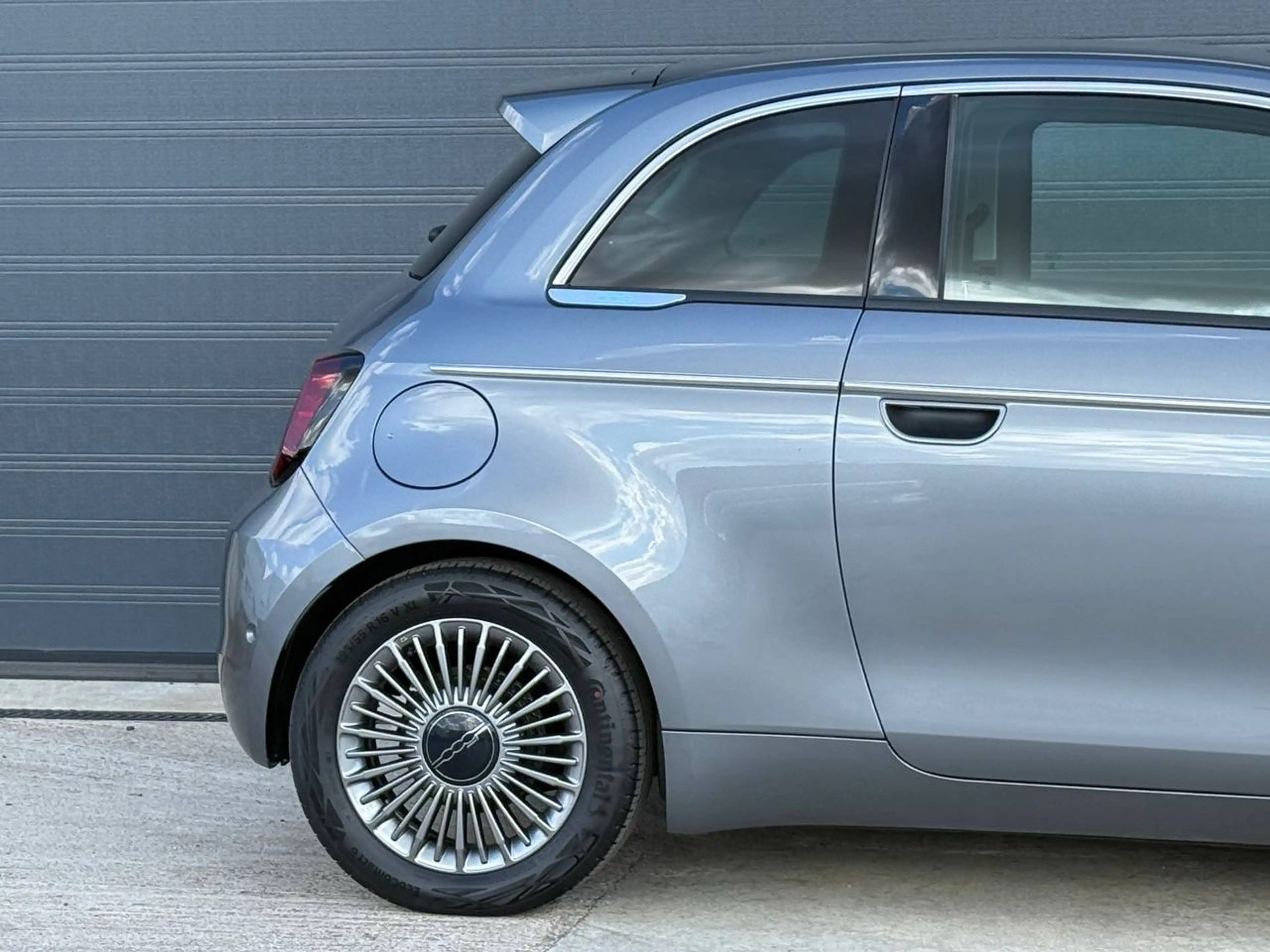 Fiat 500e LONG RANGE / *NEW-0KM* / CARPLAY / ALU / LANE CONTROL / CHROMEN AFWERKING — photo 3