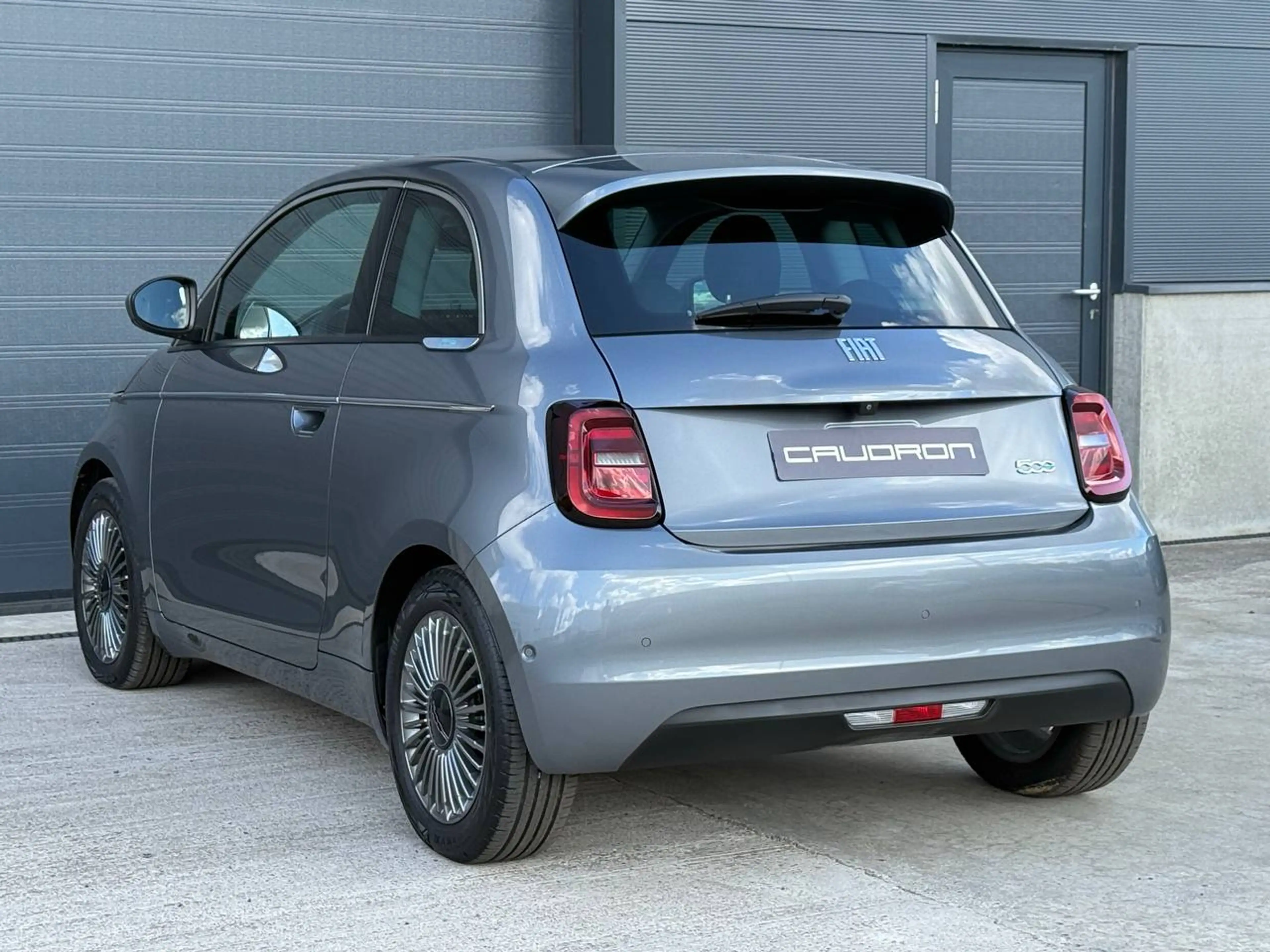 Fiat 500e LONG RANGE / *NEW-0KM* / CARPLAY / ALU / LANE CONTROL / CHROMEN AFWERKING — photo 9