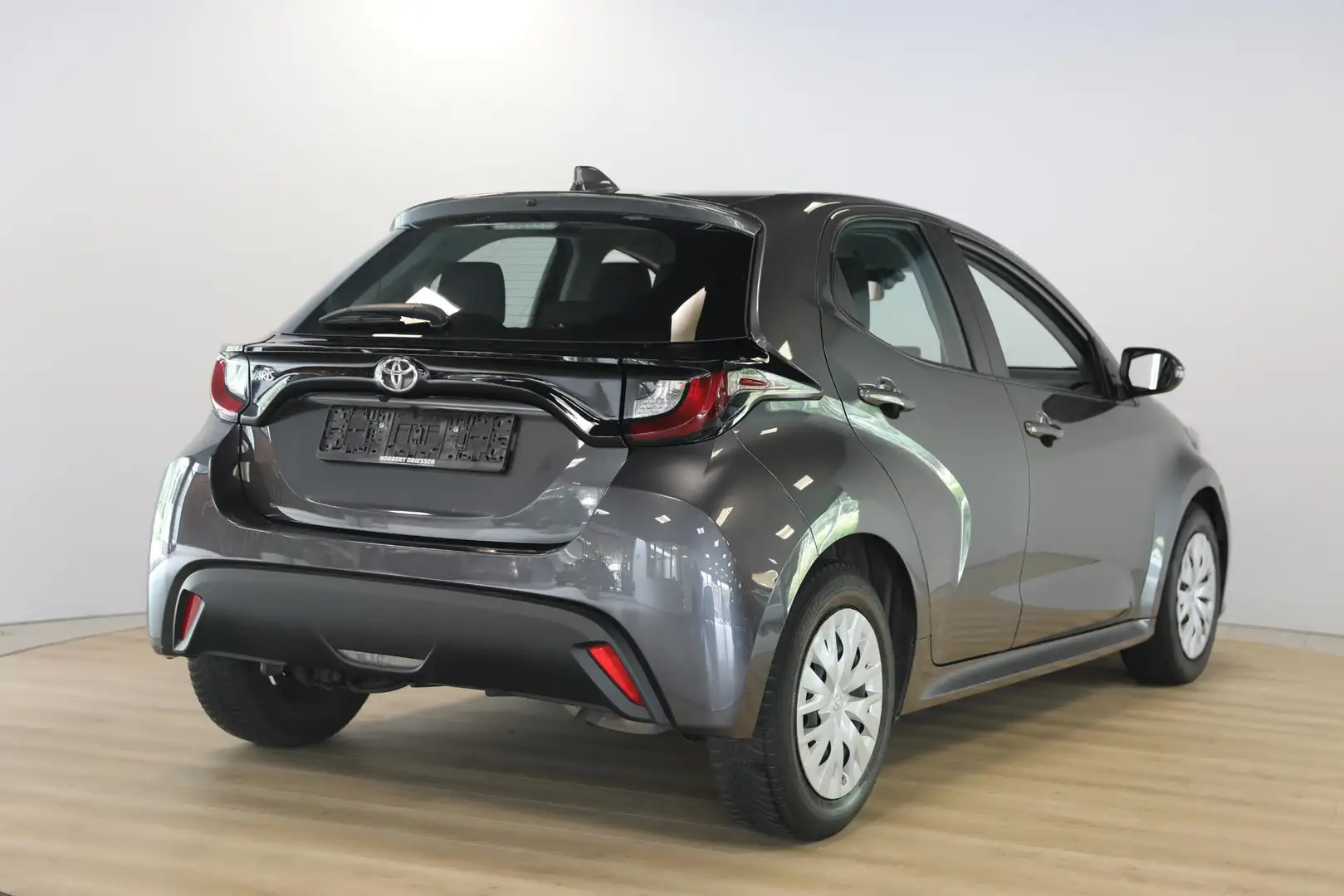 Toyota Yaris 1.0 VVT-i Active | Cruise Adaptief | Apple Carplay Grijs - 2