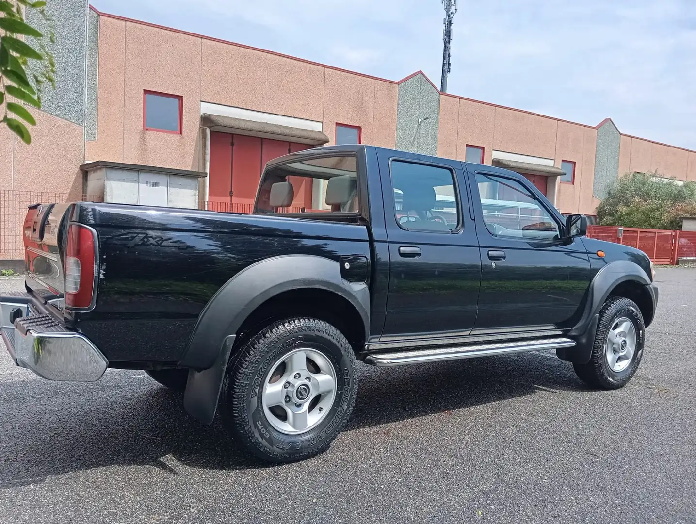Nissan Navara DUBLE CAB PICK UP AUTOCARRO 5 POSTI 4X4 Negro - 1