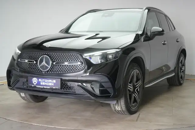 Mercedes-Benz 300 view 3
