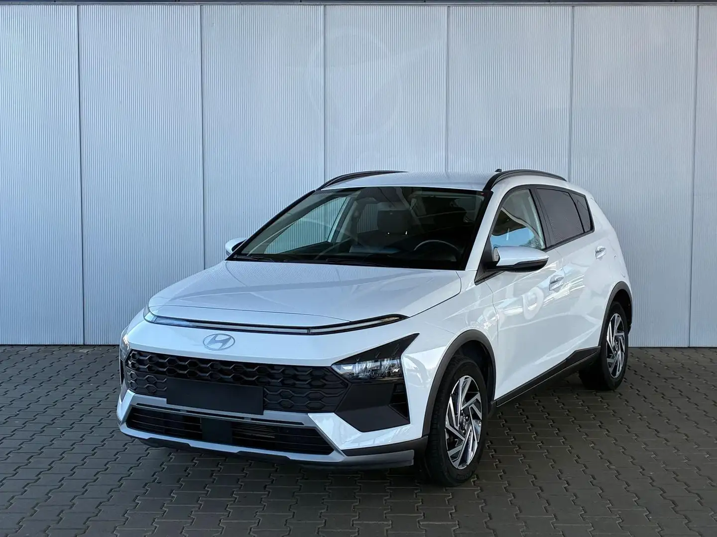 Hyundai BAYON Comfort 1.2 GDI 79 PS 5MT / LED Tempomat Navi R... Weiß - 1