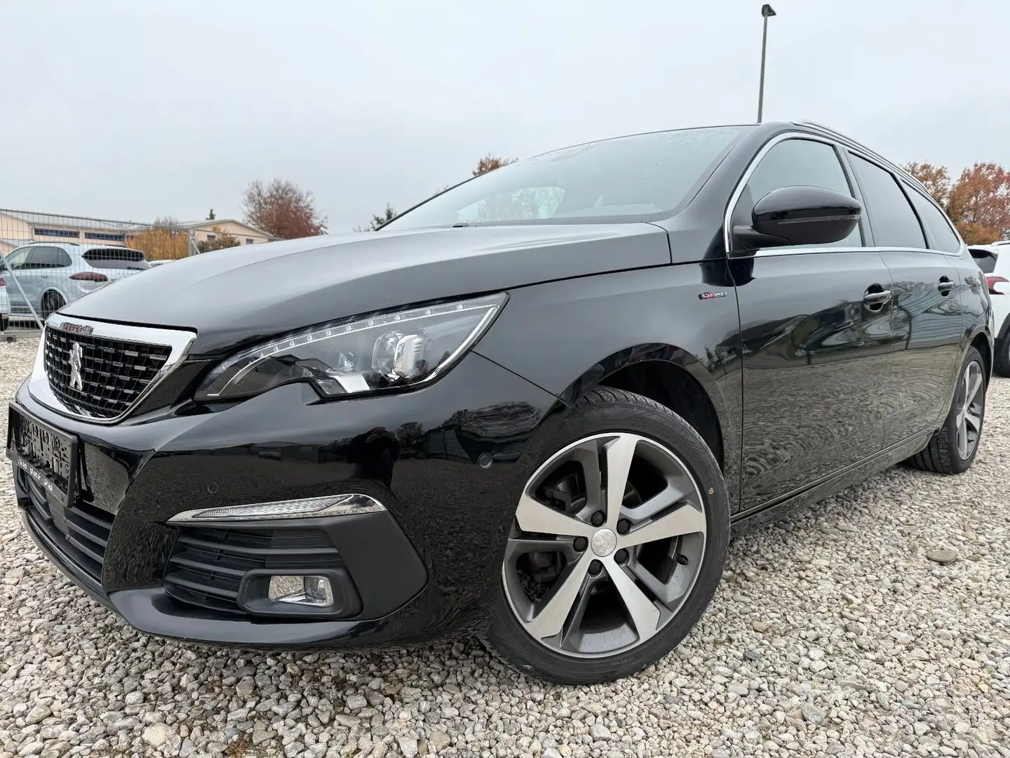 Peugeot 308 SW GT Line Garantie Schwarz - 1