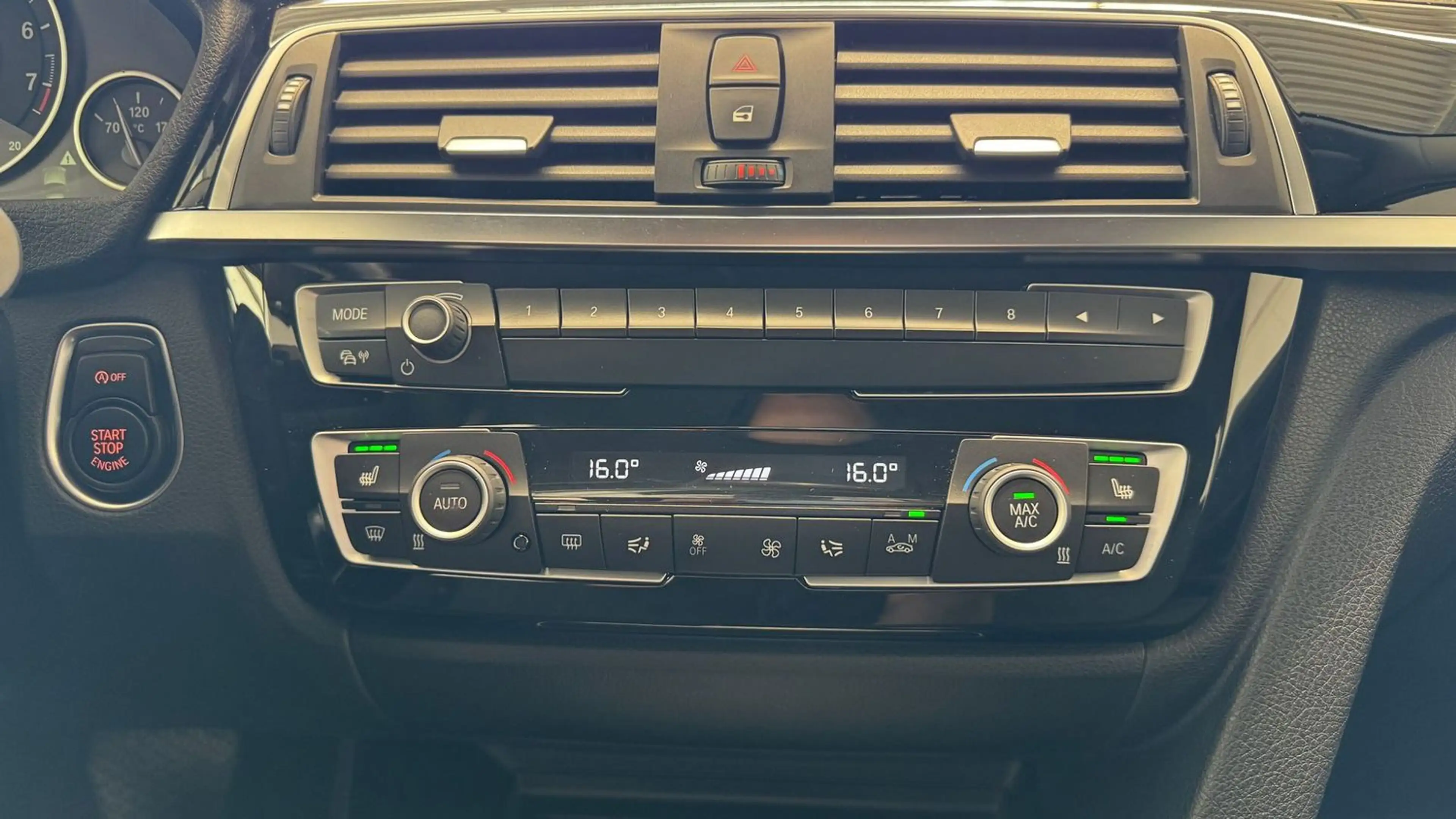 BMW 320 i Advantage LED Automatik Facelift — photo 15