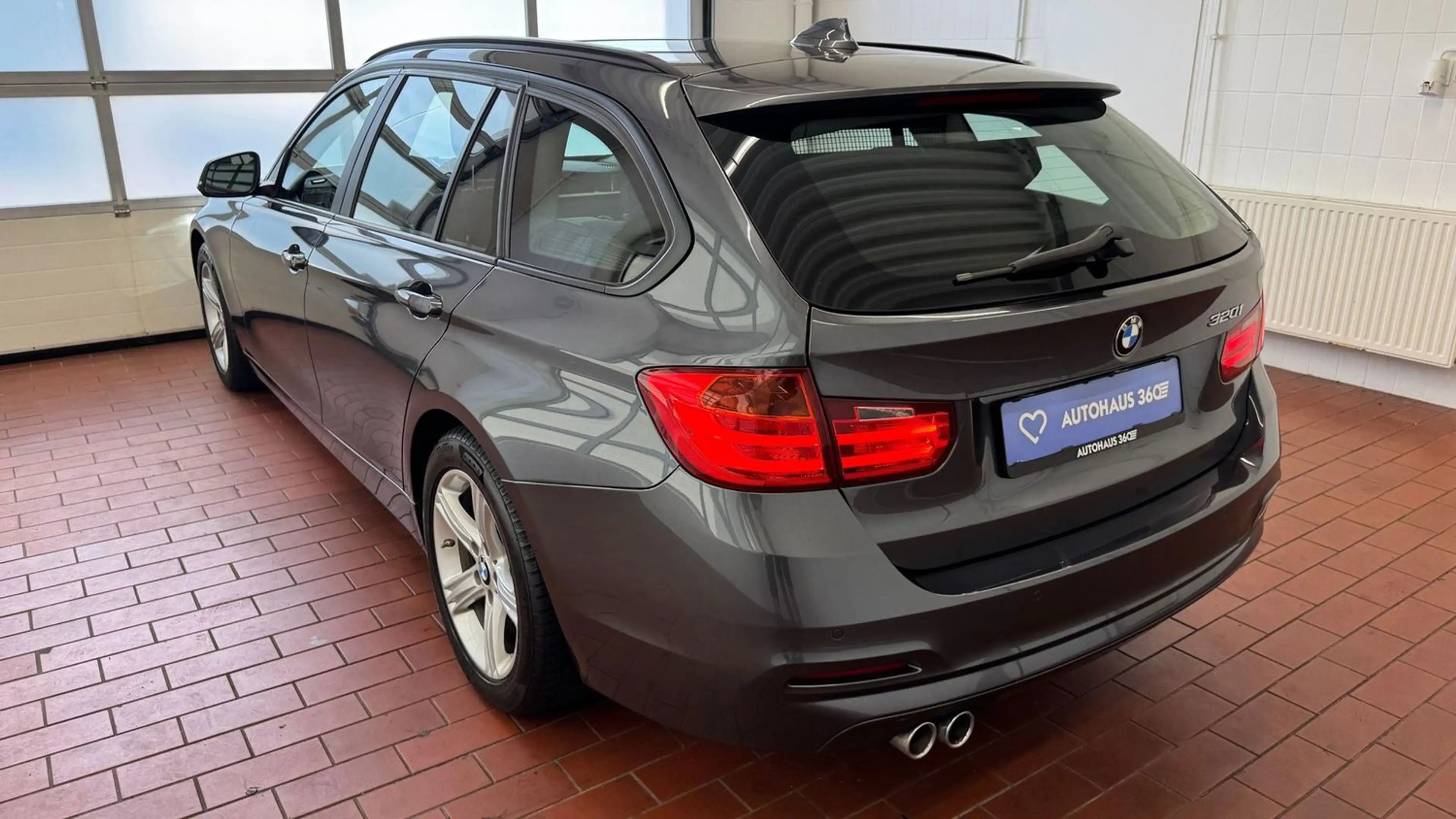 BMW 320 i Advantage LED Automatik Facelift — photo 4