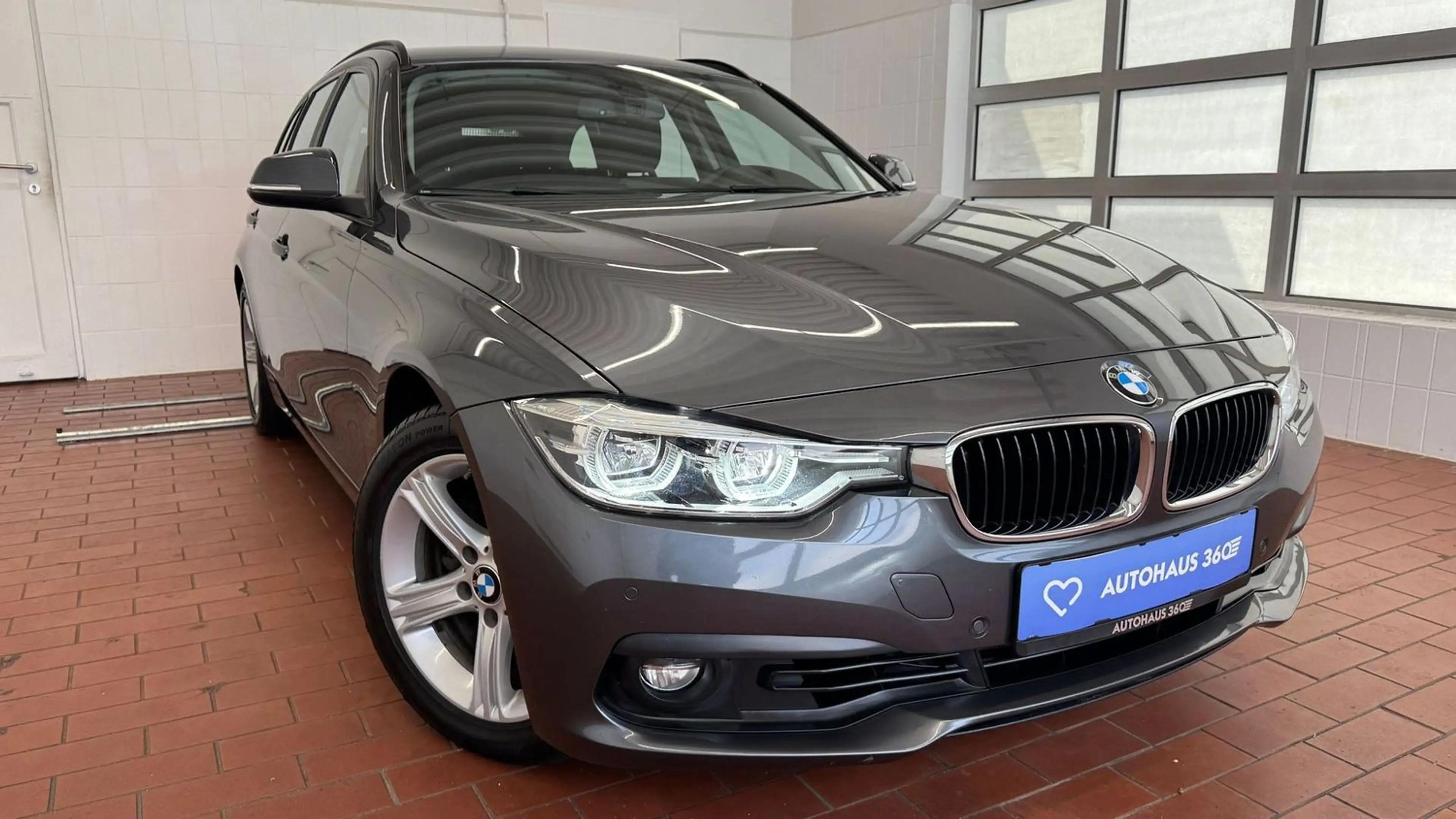 BMW 320 i Advantage LED Automatik Facelift — photo 3