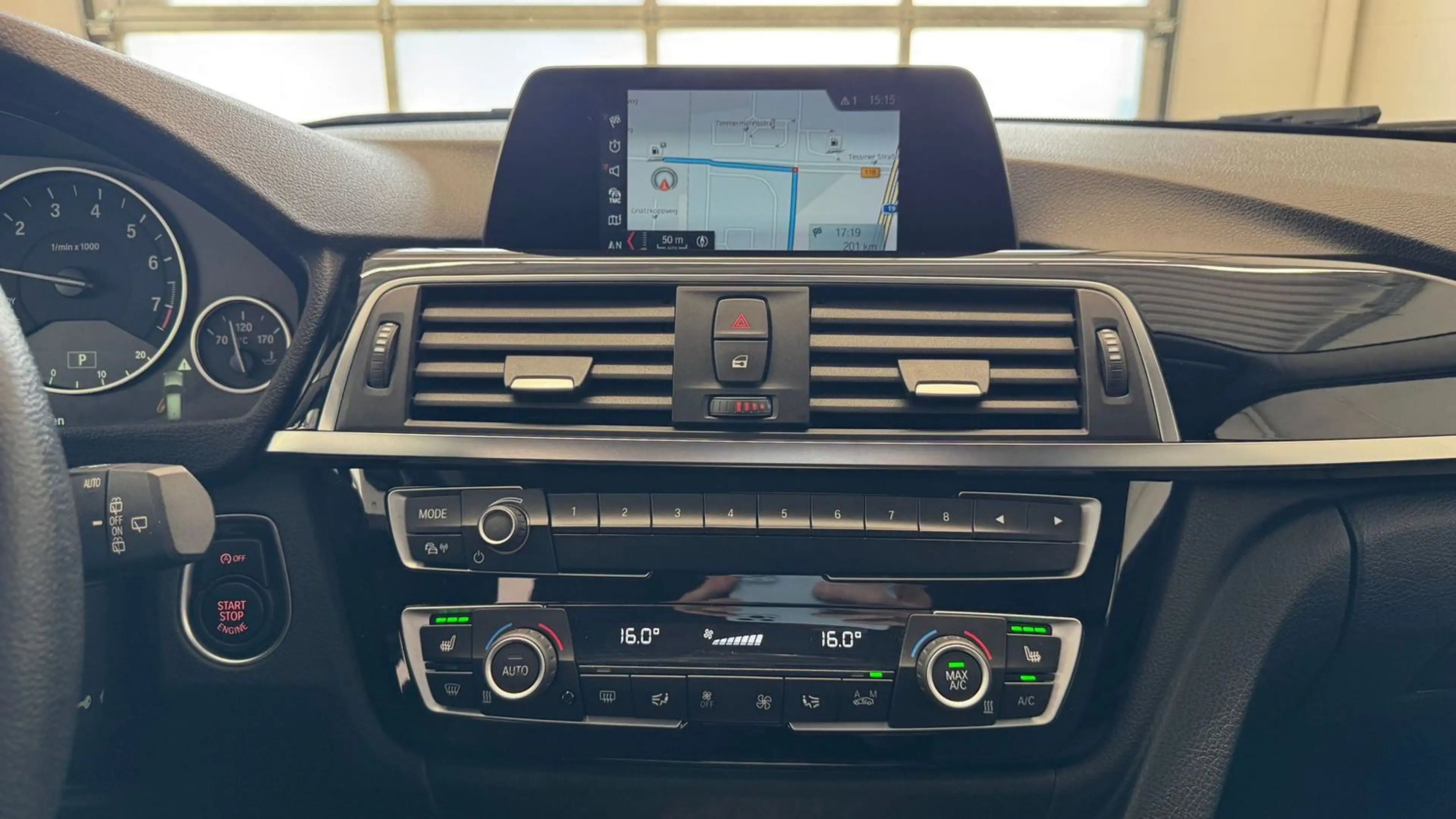 BMW 320 i Advantage LED Automatik Facelift — photo 14