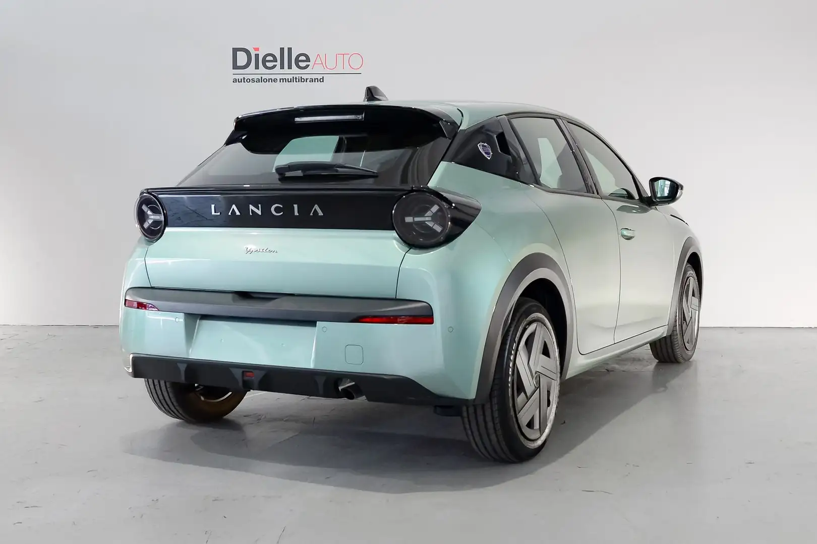 Lancia Ypsilon 1.2 Mild Hybrid e-DCT km0 Verde - 2
