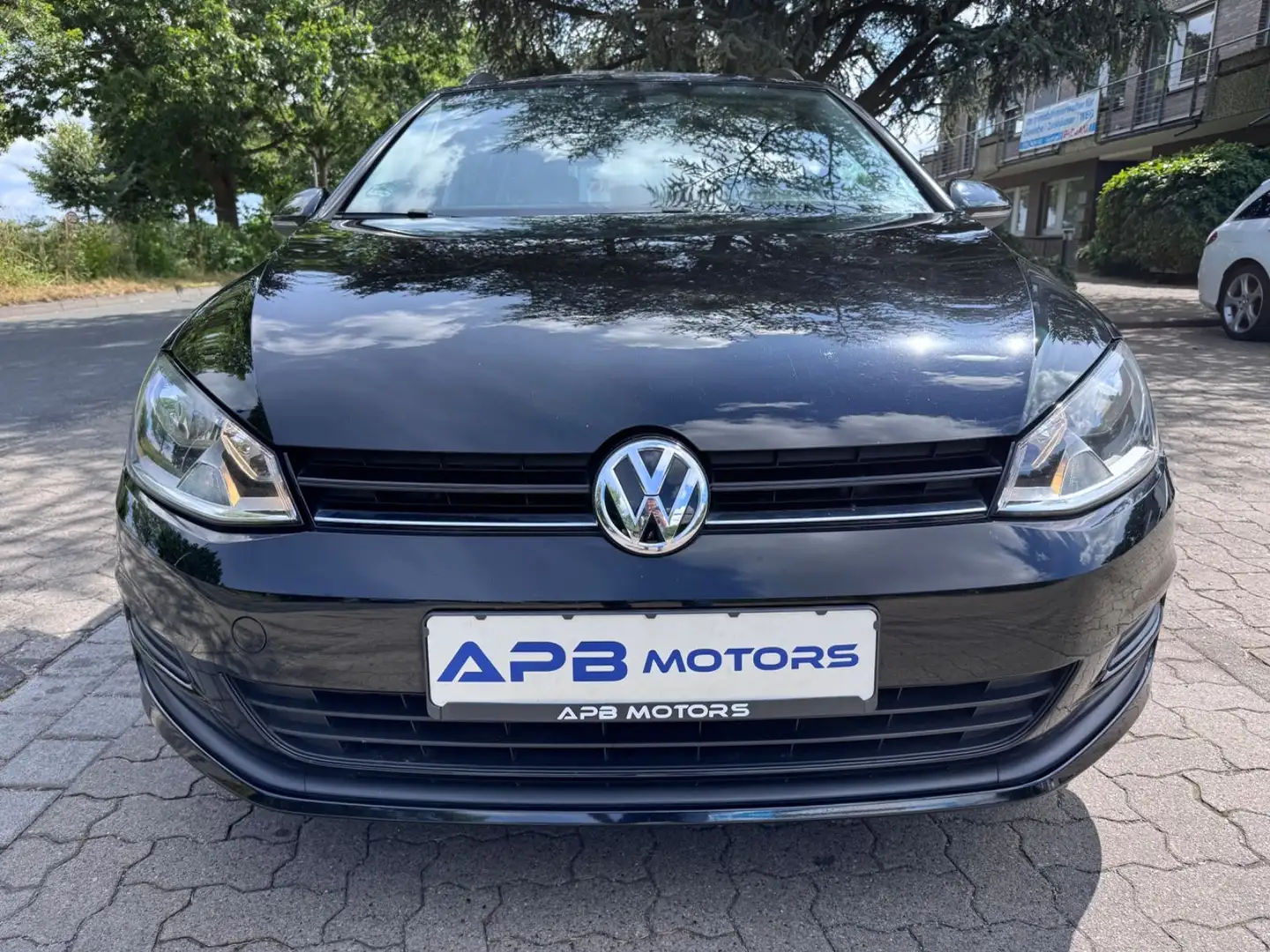 Volkswagen Golf GOLF VII 110PS BMT KLIMAAUT. SCHECKH. 1.BESITZ Negro - 2