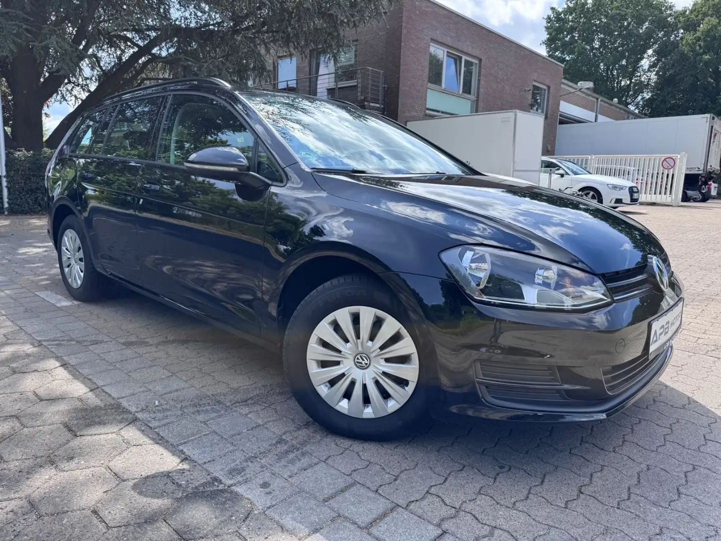 Volkswagen Golf GOLF VII 110PS BMT KLIMAAUT. SCHECKH. 1.BESITZ Negro - 1