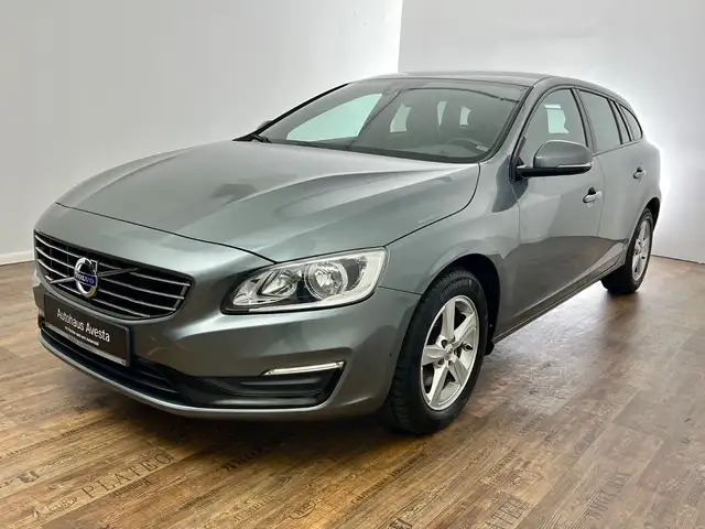 Volvo V60 / 1.HD / NUR 110.tKM / Linje Svart / 6 GANG