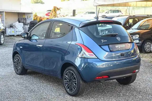 Lancia Ypsilon view 4