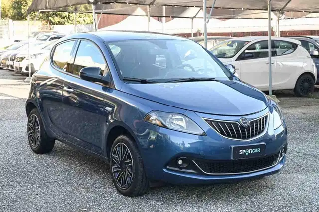 Lancia Ypsilon view 2