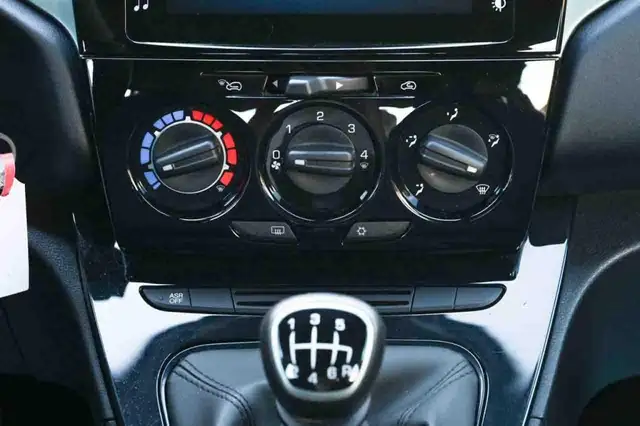 Lancia Ypsilon view 14