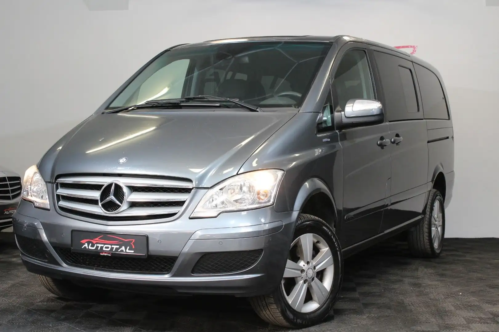 Mercedes-Benz Viano *4MATIC*2.2 CDI Trend*Lang*Automatik*7Sitze Grau - 1