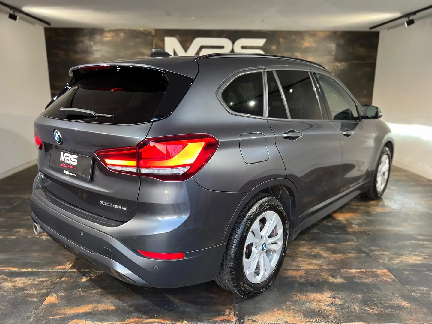 BMW X1 X1 1.5iA xDrive25e * HYBRIDE/ESSENCE * CAMÉRA Gris - 2