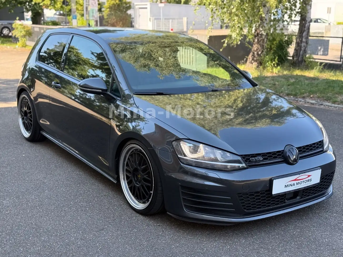 Volkswagen Golf VII Lim. GTD *Automatik* Gris - 2