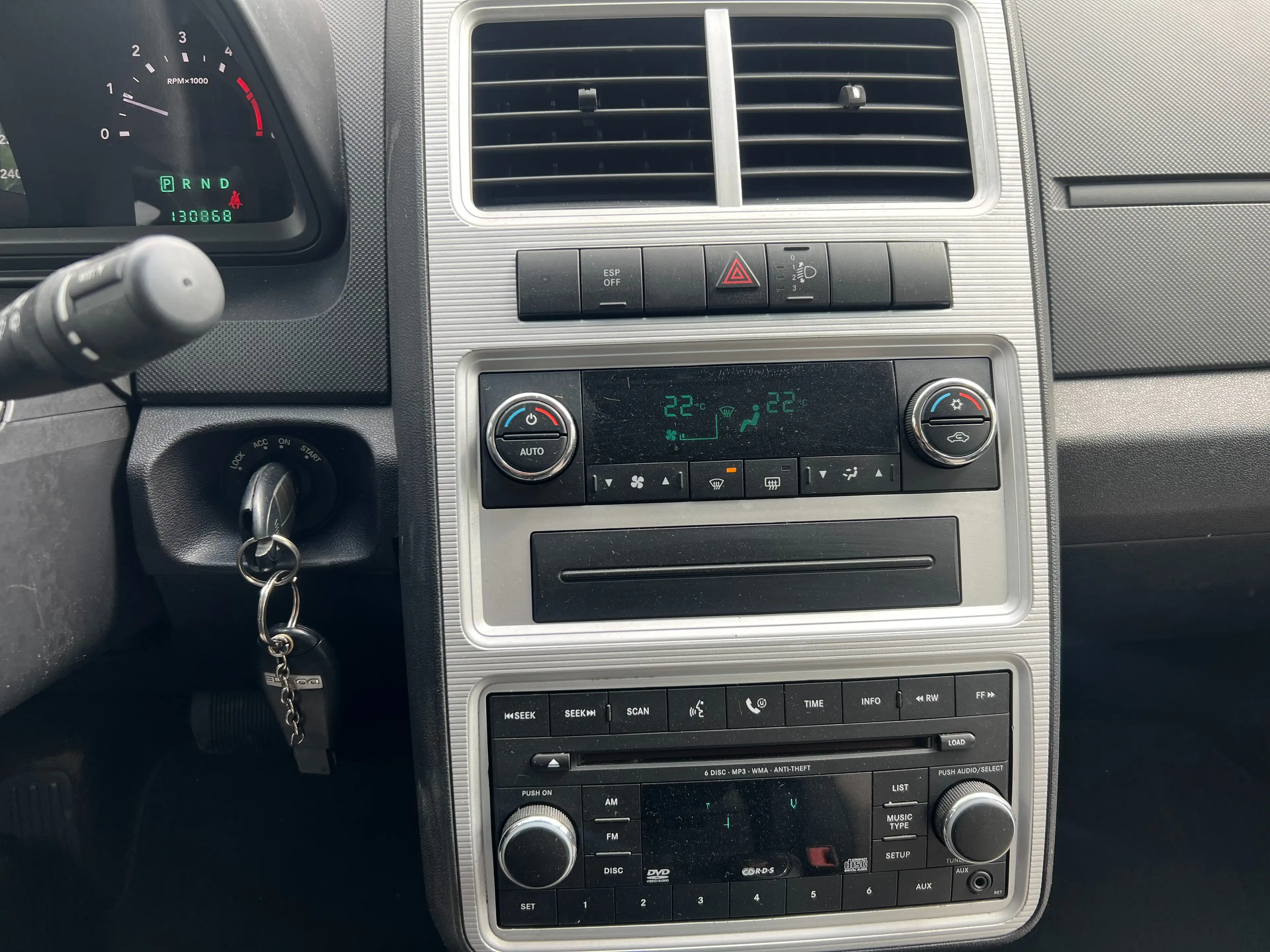 Dodge Journey SXT — photo 11