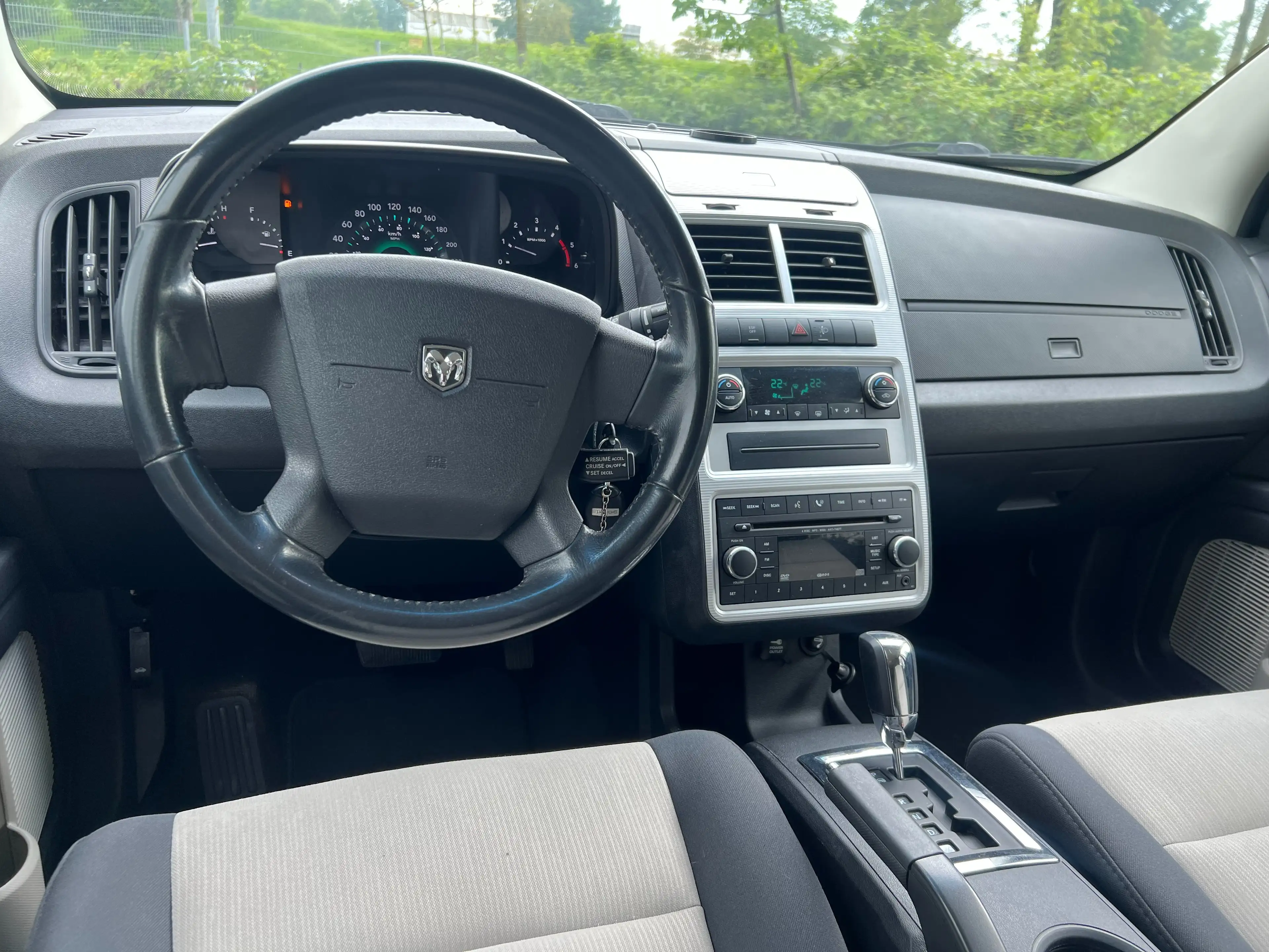Dodge Journey SXT — photo 10