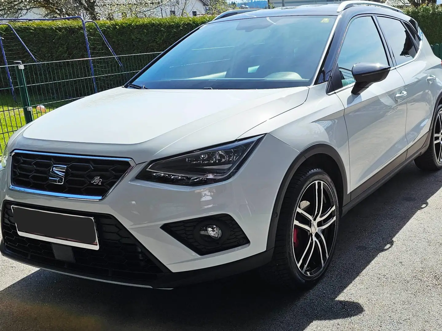 SEAT Arona Arona 1,5 TSI ACT FR Austria DSG FR Austria Weiß - 1