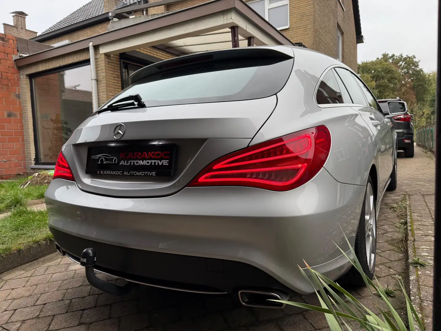 Mercedes-Benz CLA 180 Shooting Brake Zilver - 2