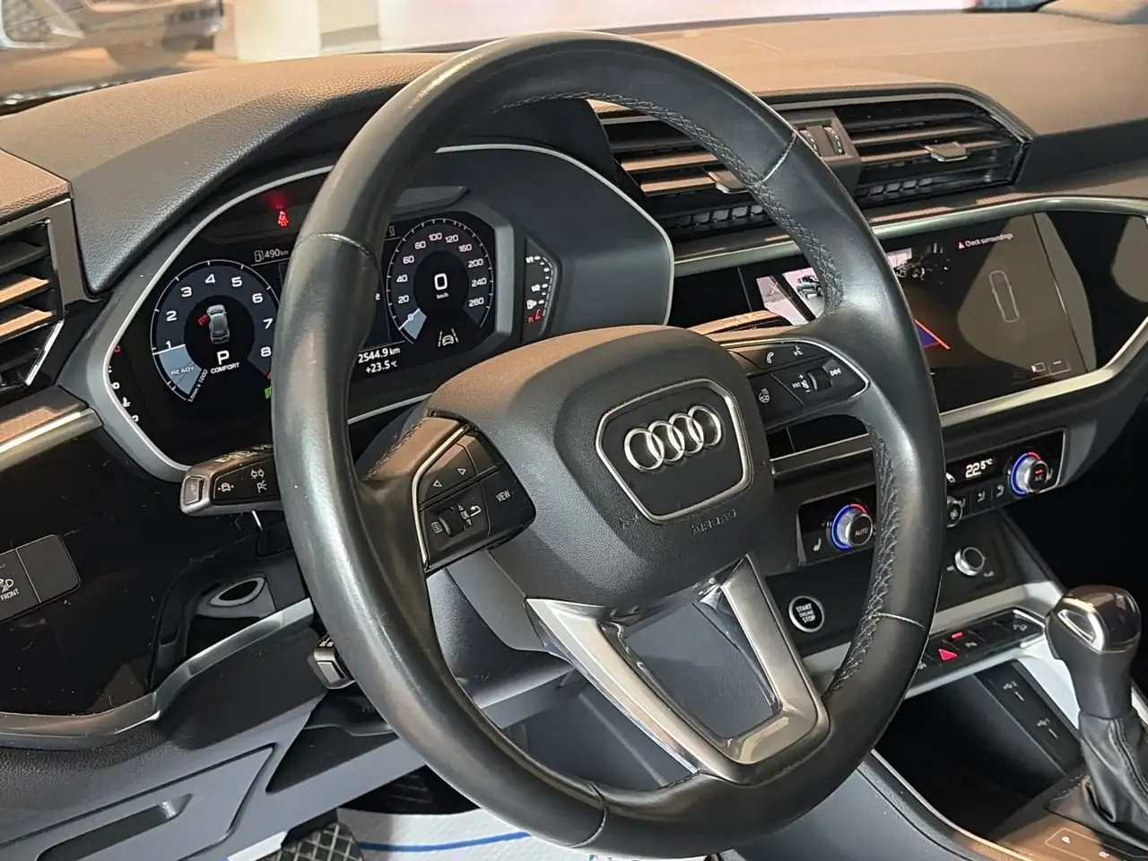 Audi Q3 photo Audi Q3