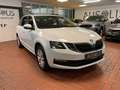 Skoda Octavia Combi 2.0 TDI Kamera,Navi,AHK,ACC Weiß - thumbnail 3