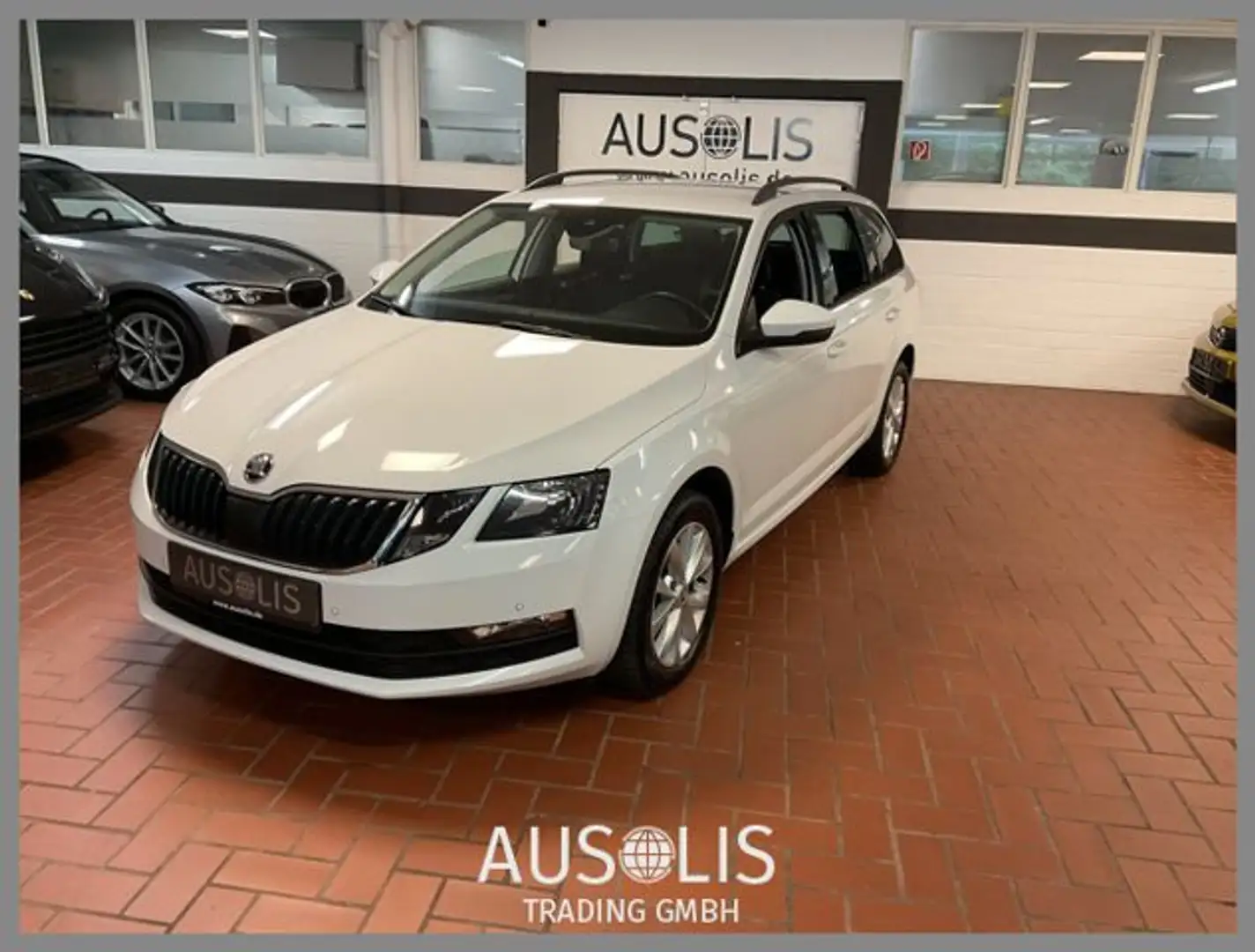 Skoda Octavia Combi 2.0 TDI Kamera,Navi,AHK,ACC Weiß - 1