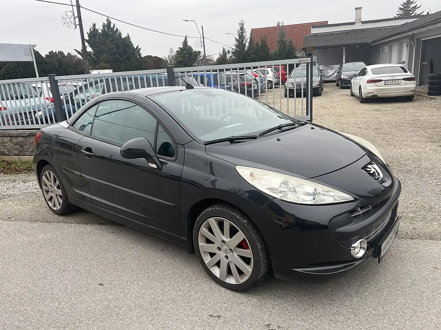 Peugeot 207 CC Active 1,6 VTi 16V Schwarz - 2