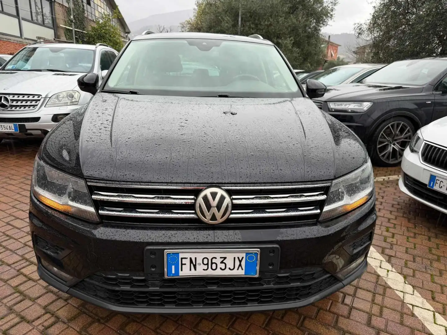 Volkswagen Tiguan 1.6 TDI SCR Urban BlueMotion Technology Grigio - 1