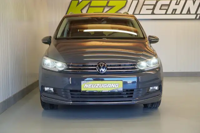 Volkswagen Touran view 9