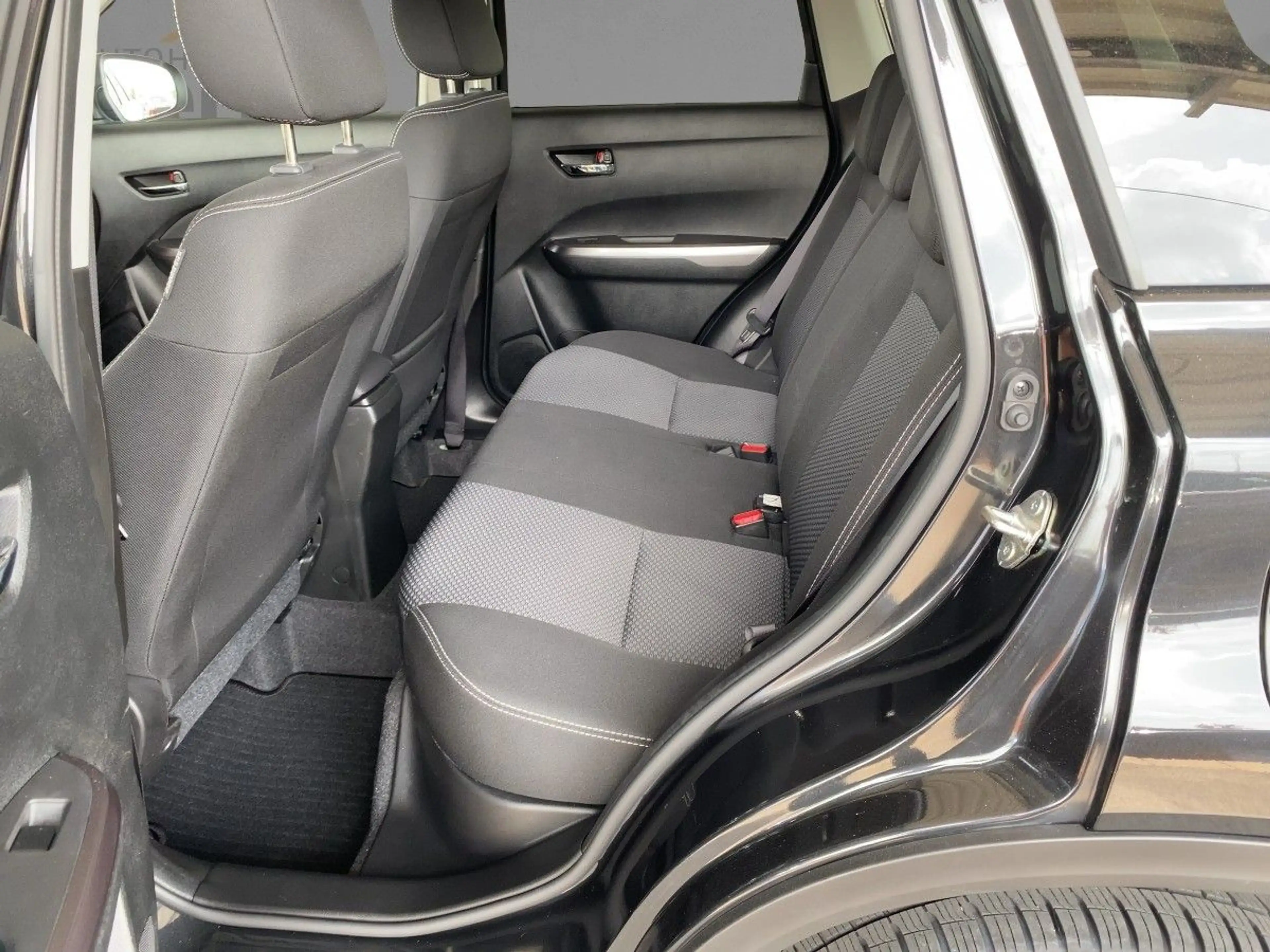 Suzuki Vitara Comfort *ACC*LED*Navi*Kamera*Allwetter*SHZ — photo 6