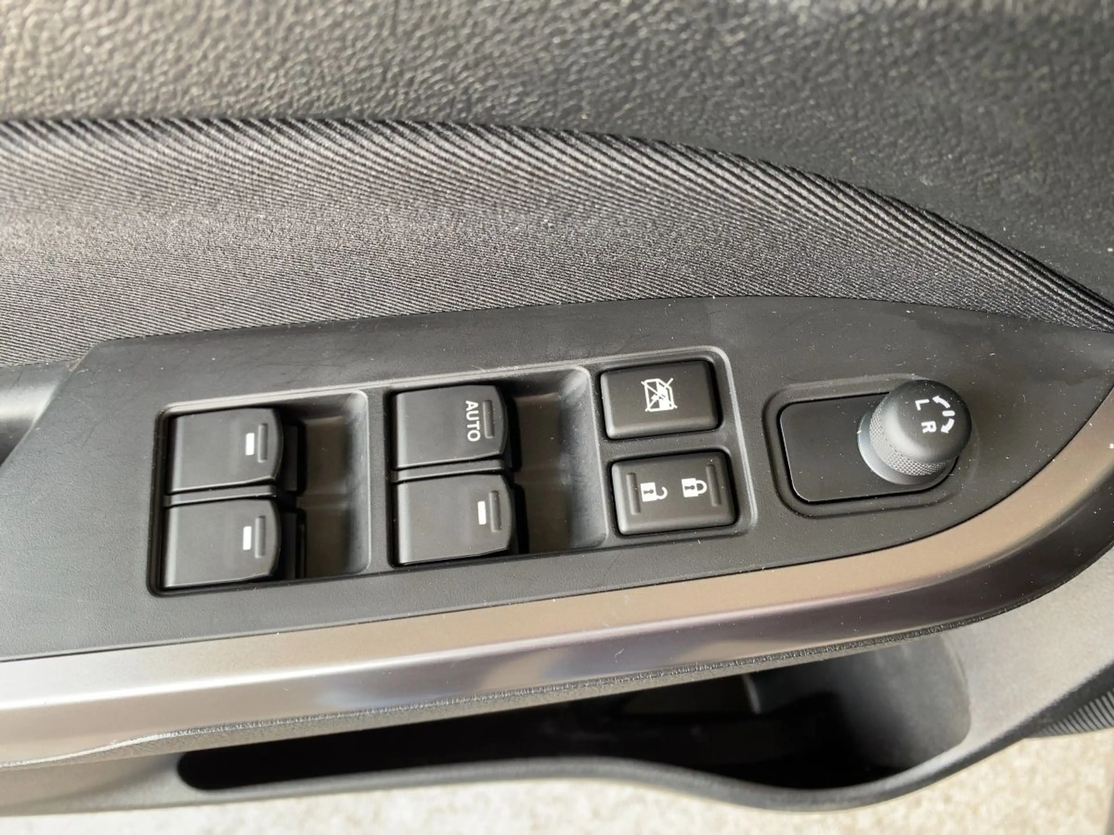 Suzuki Vitara Comfort *ACC*LED*Navi*Kamera*Allwetter*SHZ — photo 7