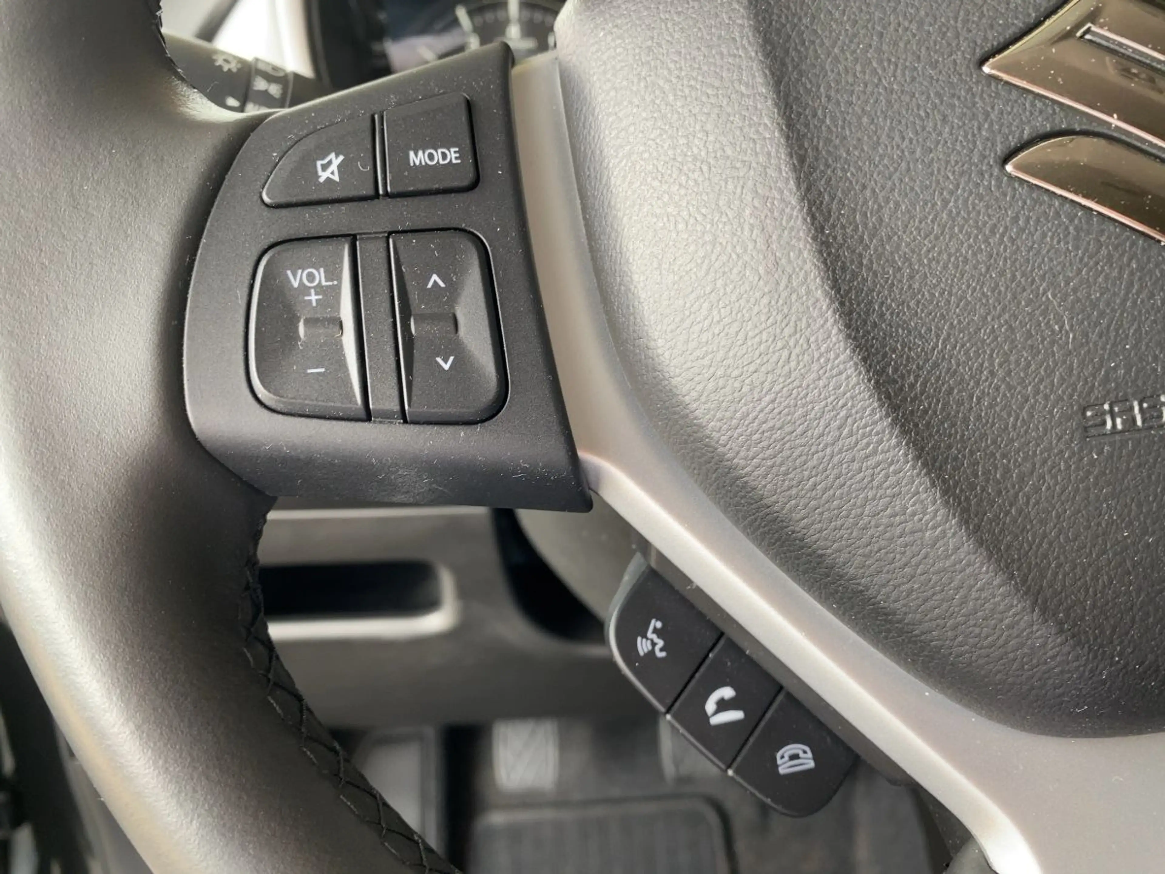 Suzuki Vitara Comfort *ACC*LED*Navi*Kamera*Allwetter*SHZ — photo 10