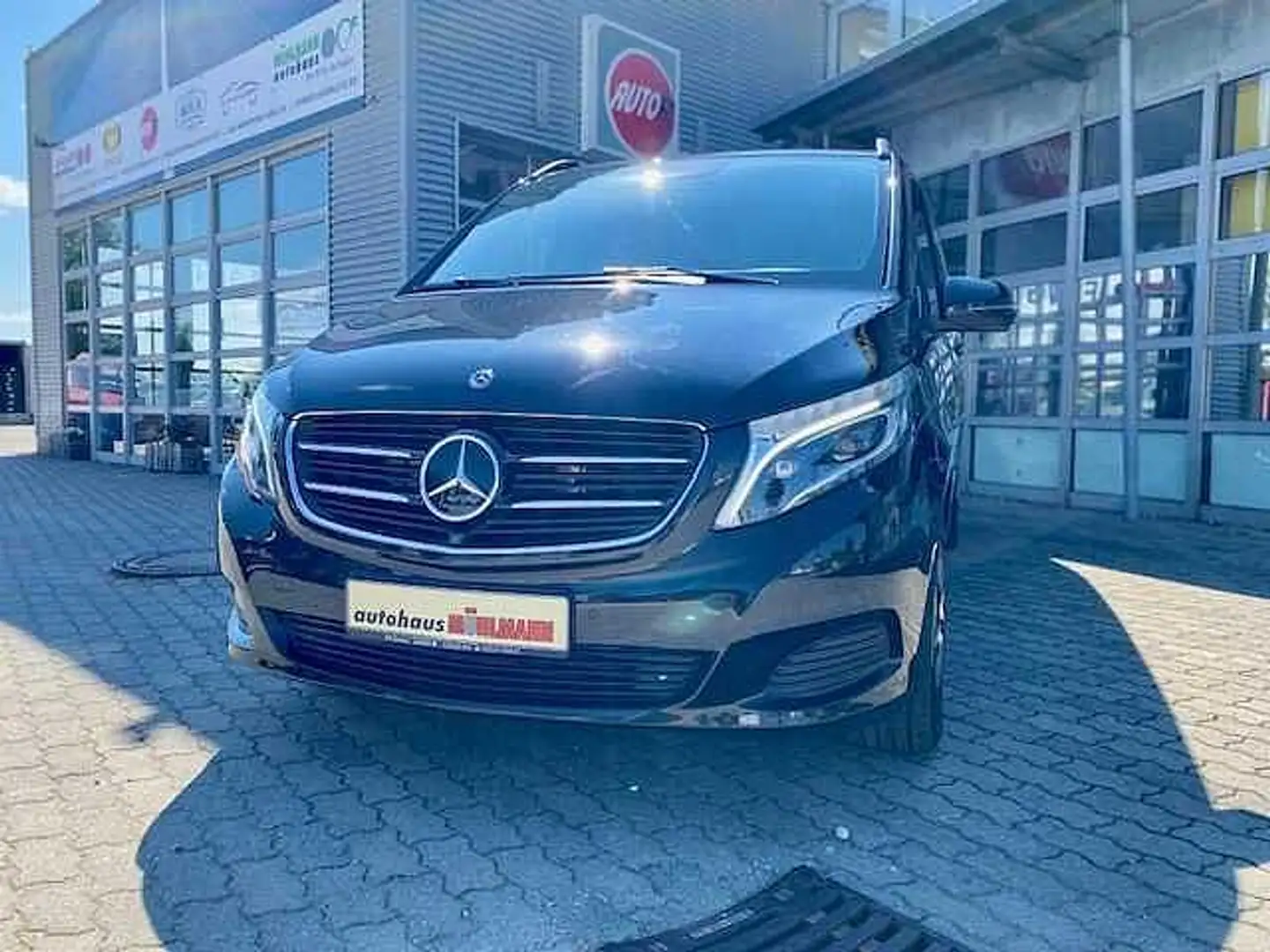 Mercedes-Benz V 250 d lang 4Matic 7G-TRONIC Avantgarde Edition Negru - 2