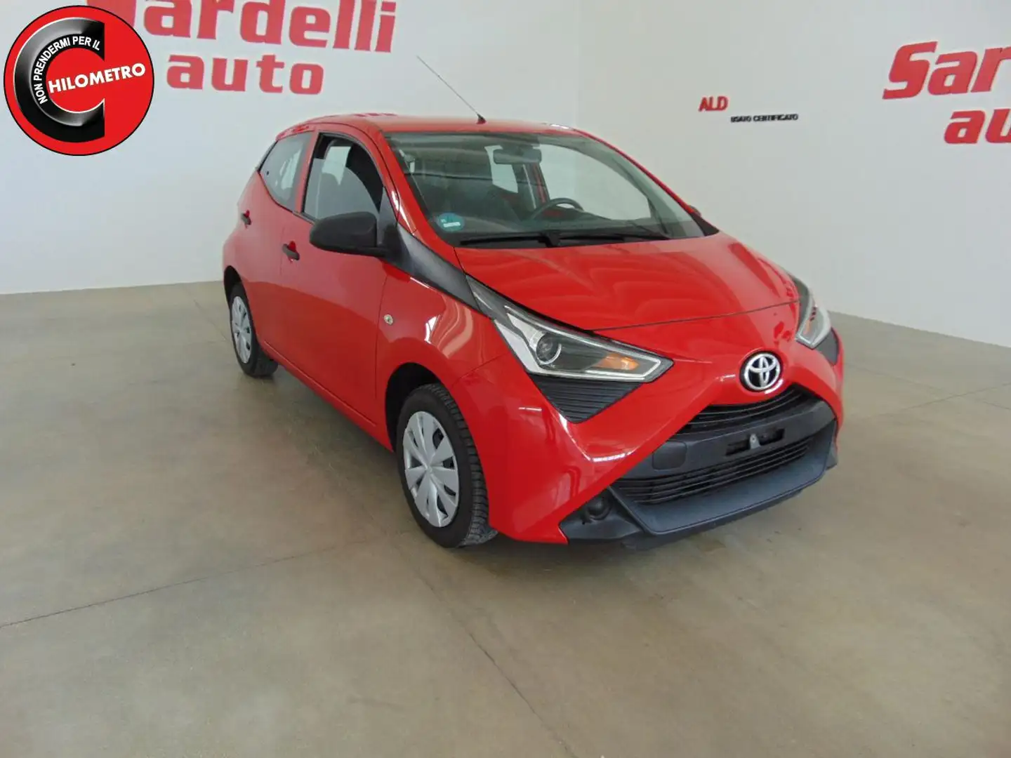 Toyota Aygo Connect 1.0 VVT-i 72CV 5 porte x-business Rot - 2