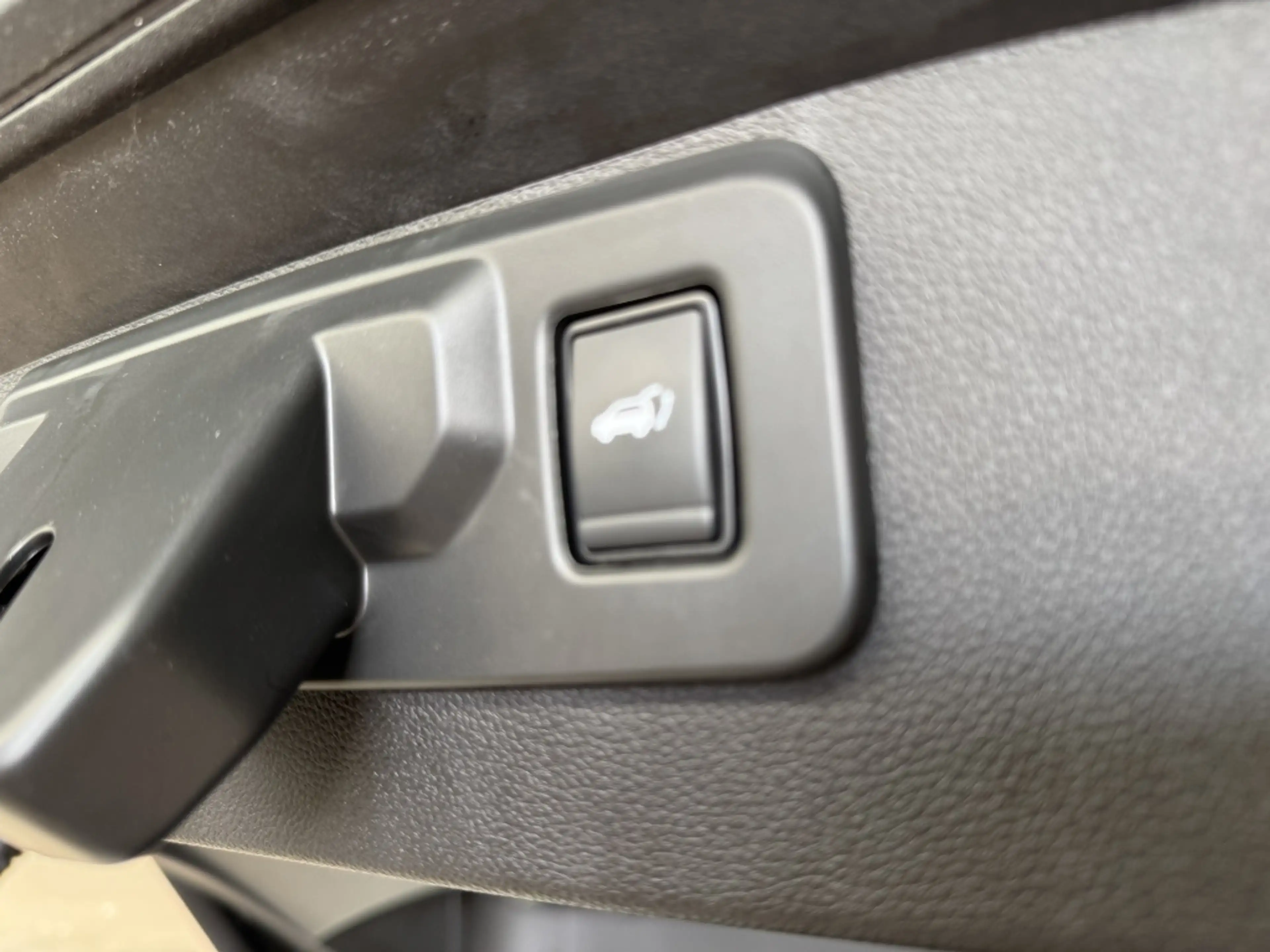 Mitsubishi Grandis 1.8 HEV Instyle — photo 11