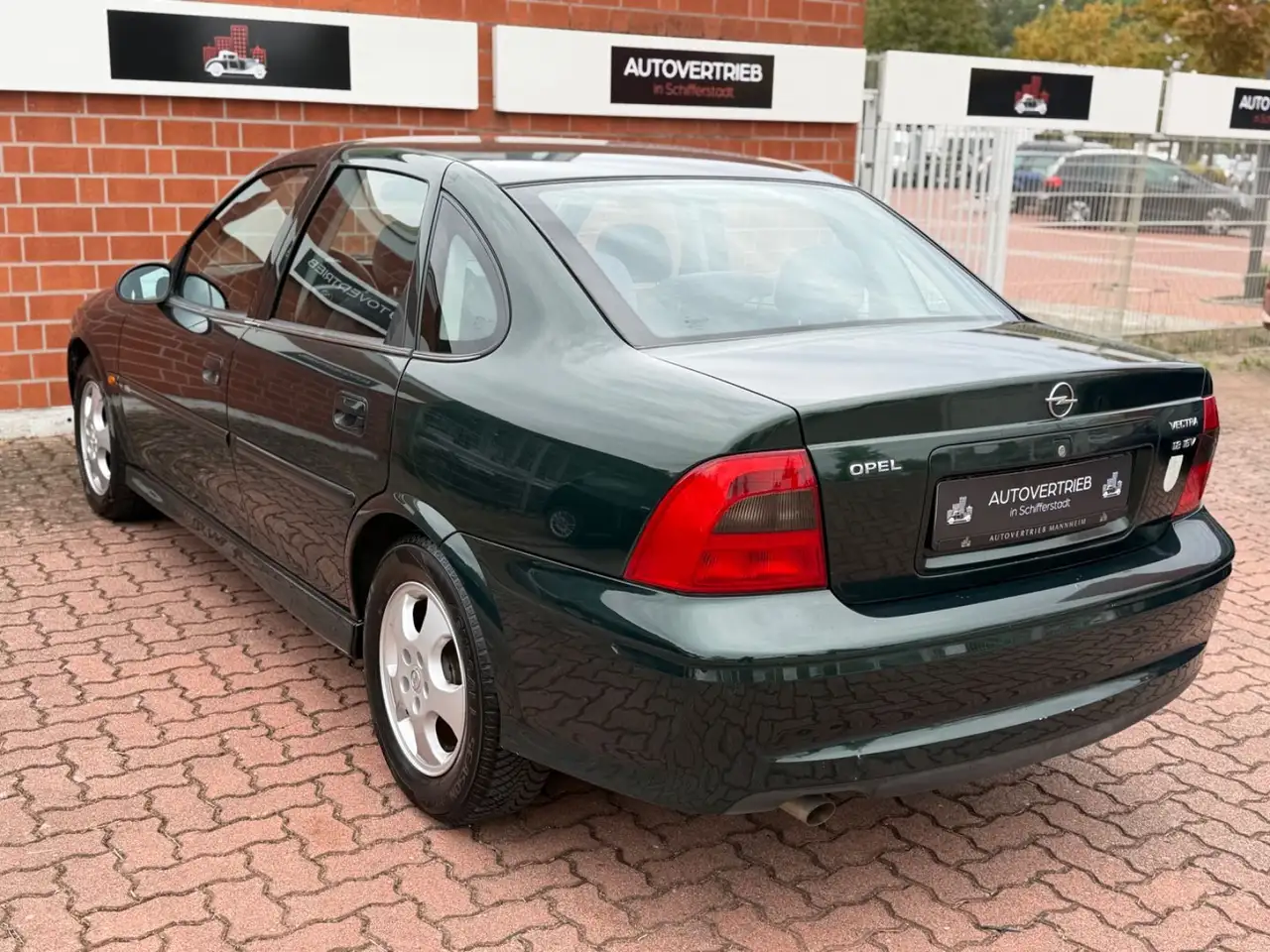 Opel Vectra 1.8 100 Jahre Opel/1.HAND/KLIMA/TÜV NEU, foto 6
