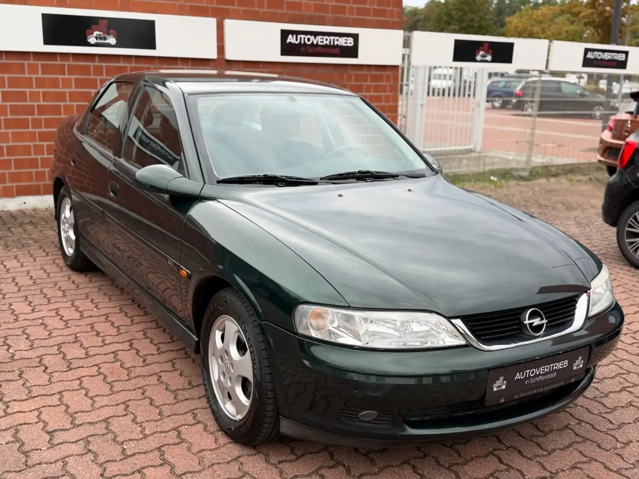 Opel Vectra 1.8 100 Jahre Opel/1.HAND/KLIMA/TÜV NEU, foto 3
