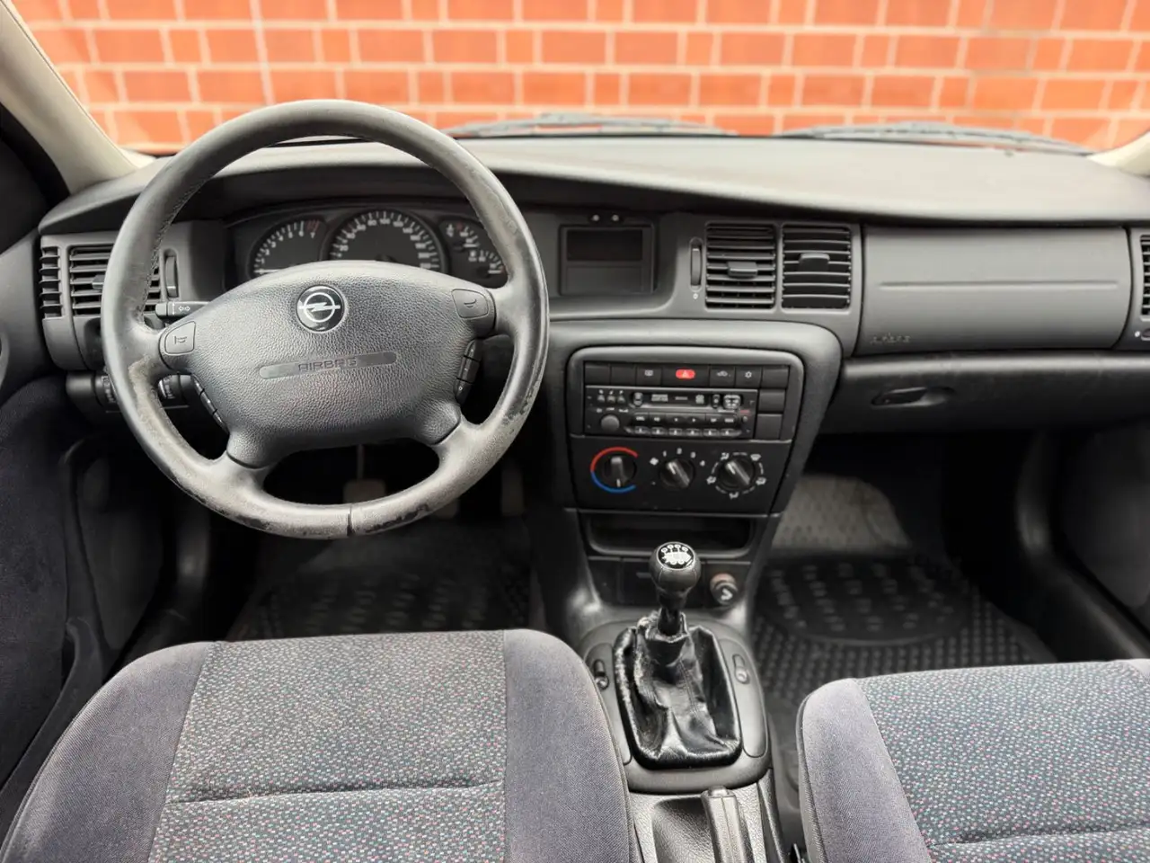 Opel Vectra 1.8 100 Jahre Opel/1.HAND/KLIMA/TÜV NEU, foto 12