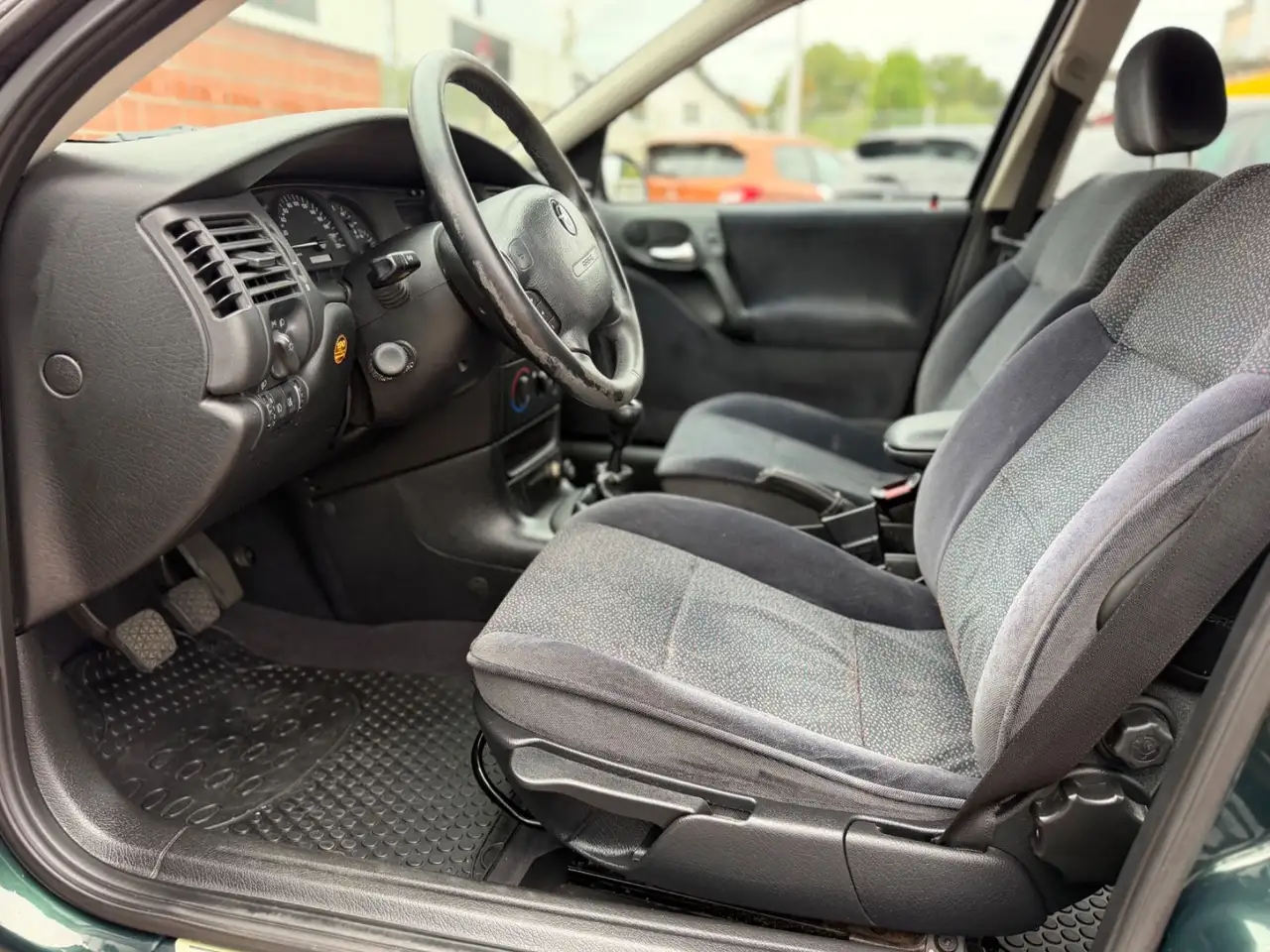 Opel Vectra 1.8 100 Jahre Opel/1.HAND/KLIMA/TÜV NEU, foto 8