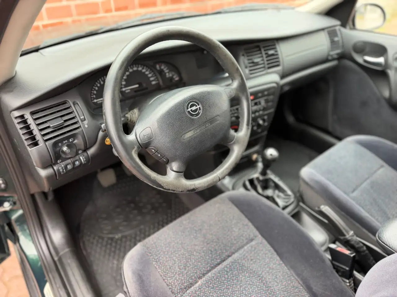 Opel Vectra 1.8 100 Jahre Opel/1.HAND/KLIMA/TÜV NEU, foto 9