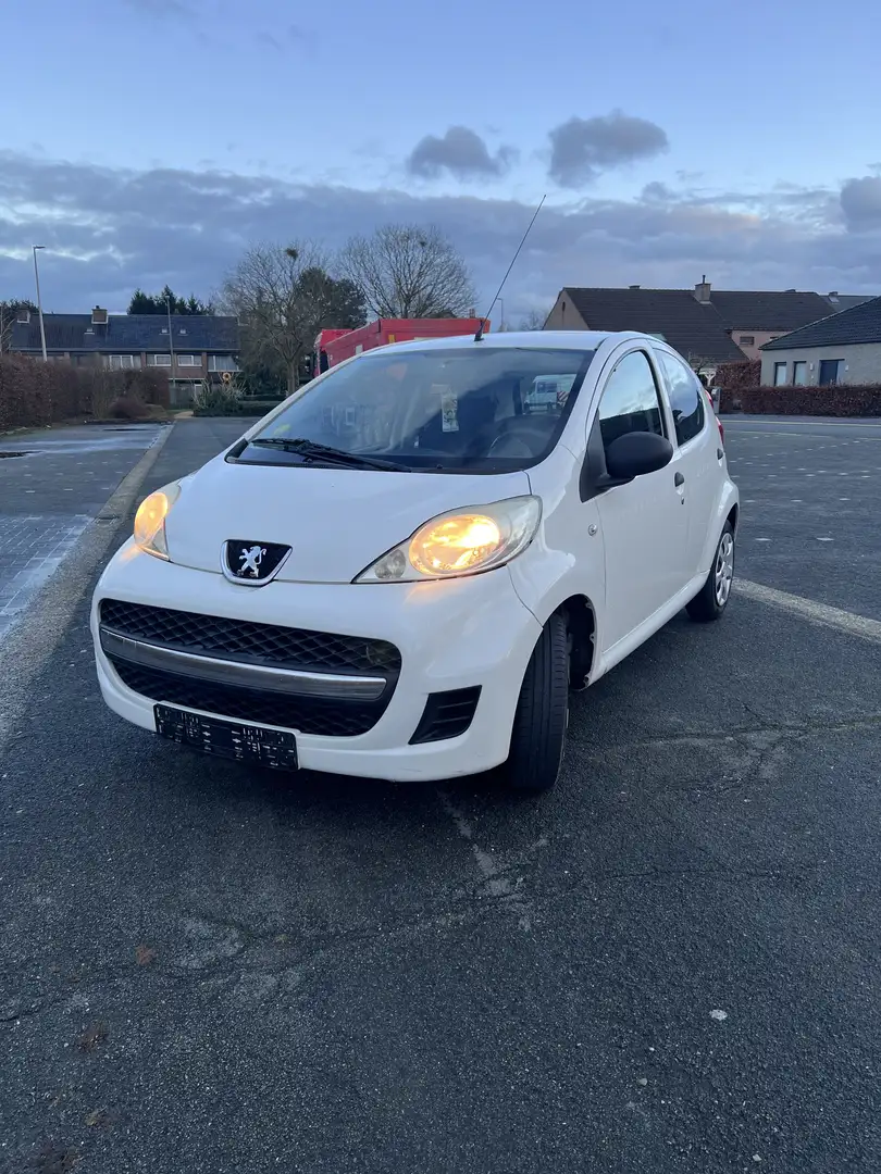 Peugeot 107 1.0i 2010 - 1