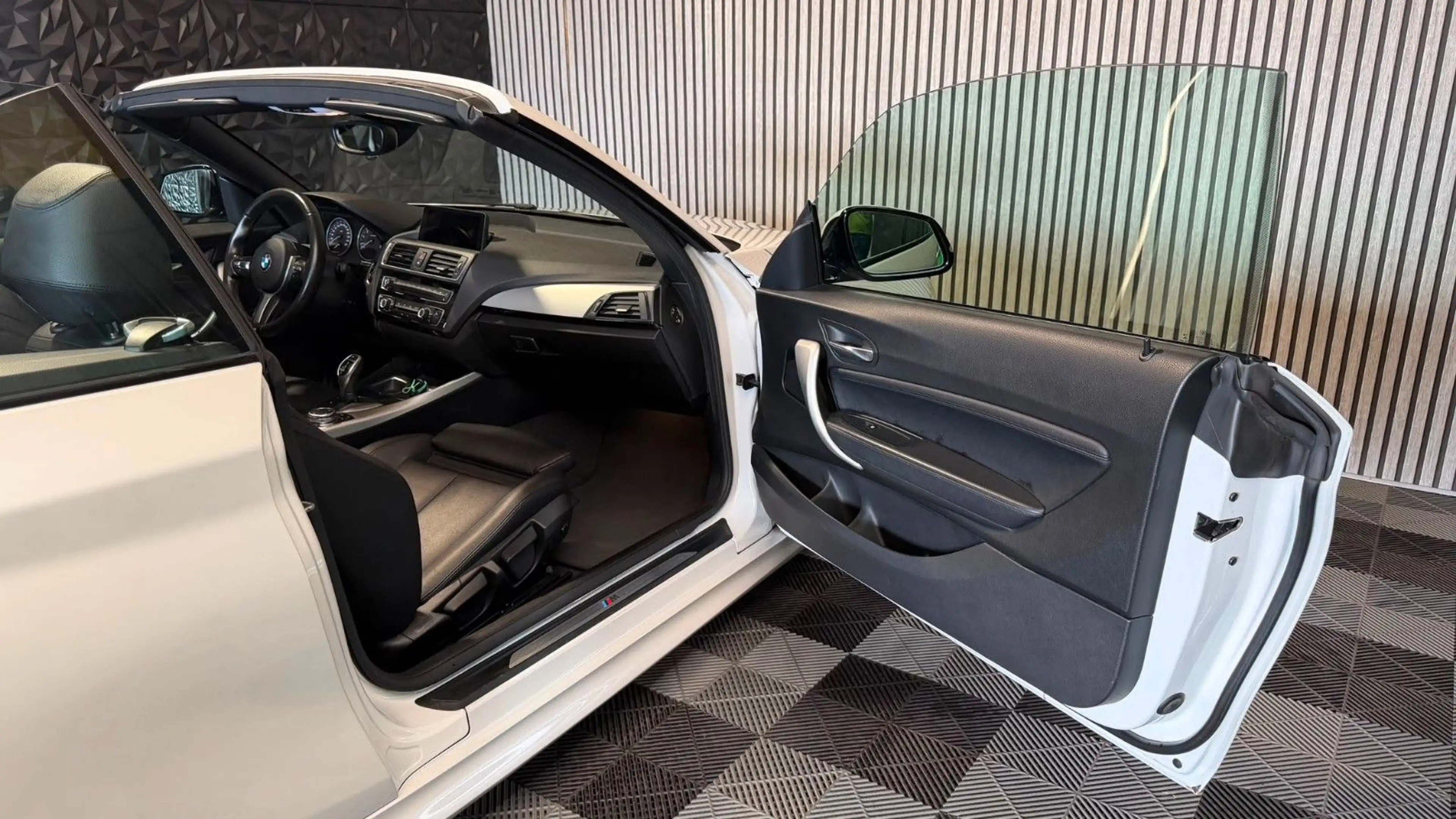 BMW 220 i Automatik Cabrio M-Paket TÜV&Inspektion-NEU — photo 10
