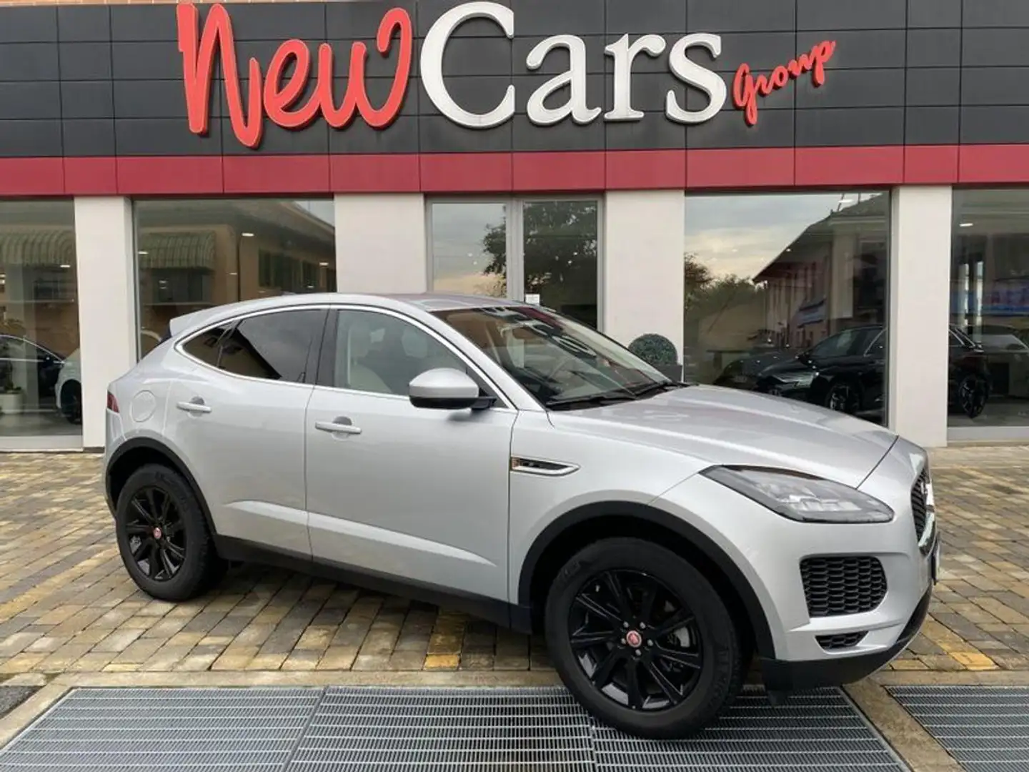 Jaguar E-Pace 2.0D 150 CV AWD aut. S NAVI-RETROCAM-PELLE-LED Argent - 1