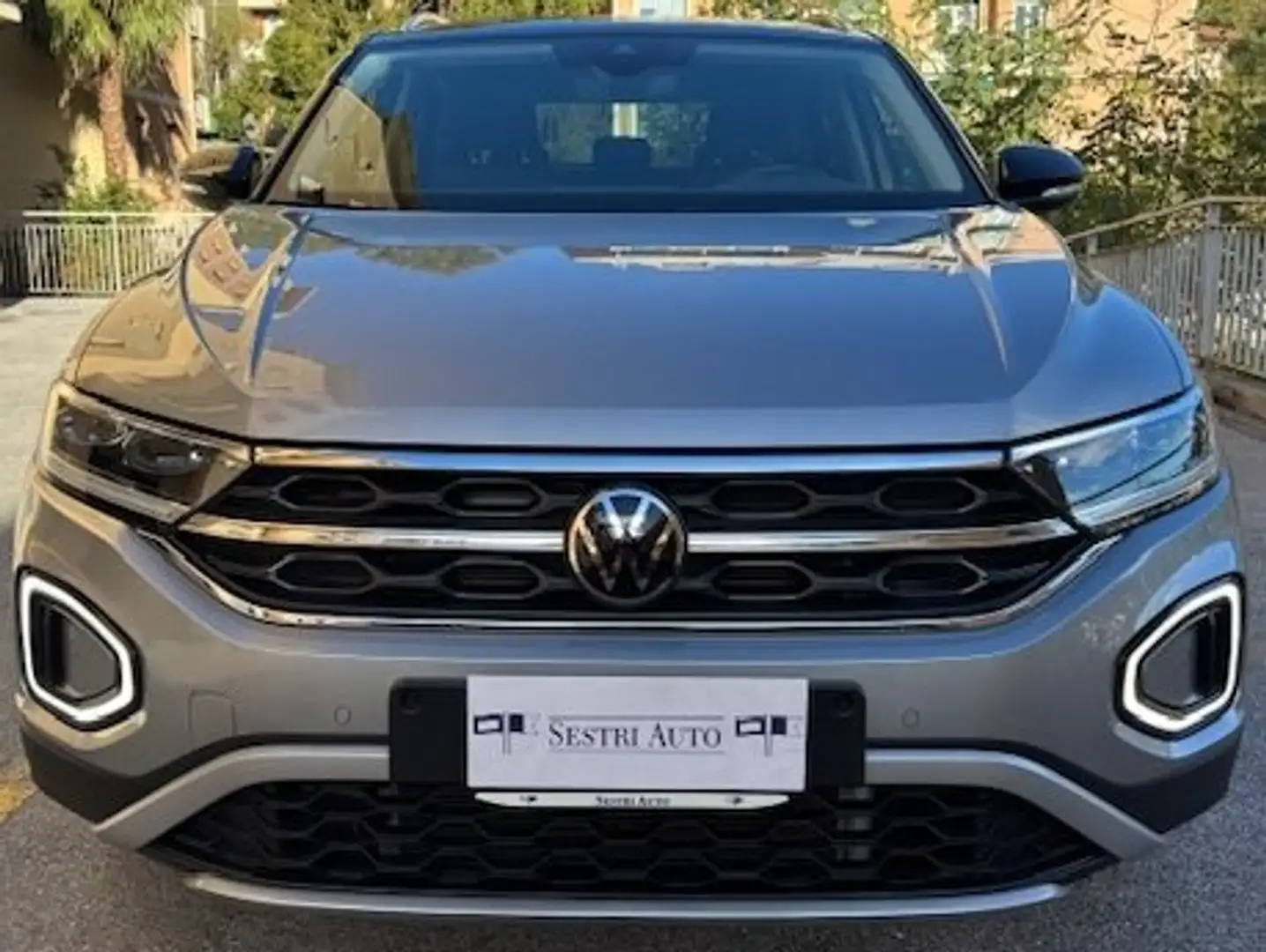 Volkswagen T-Roc 1.5 TSI 150CV Style Grigio - 2