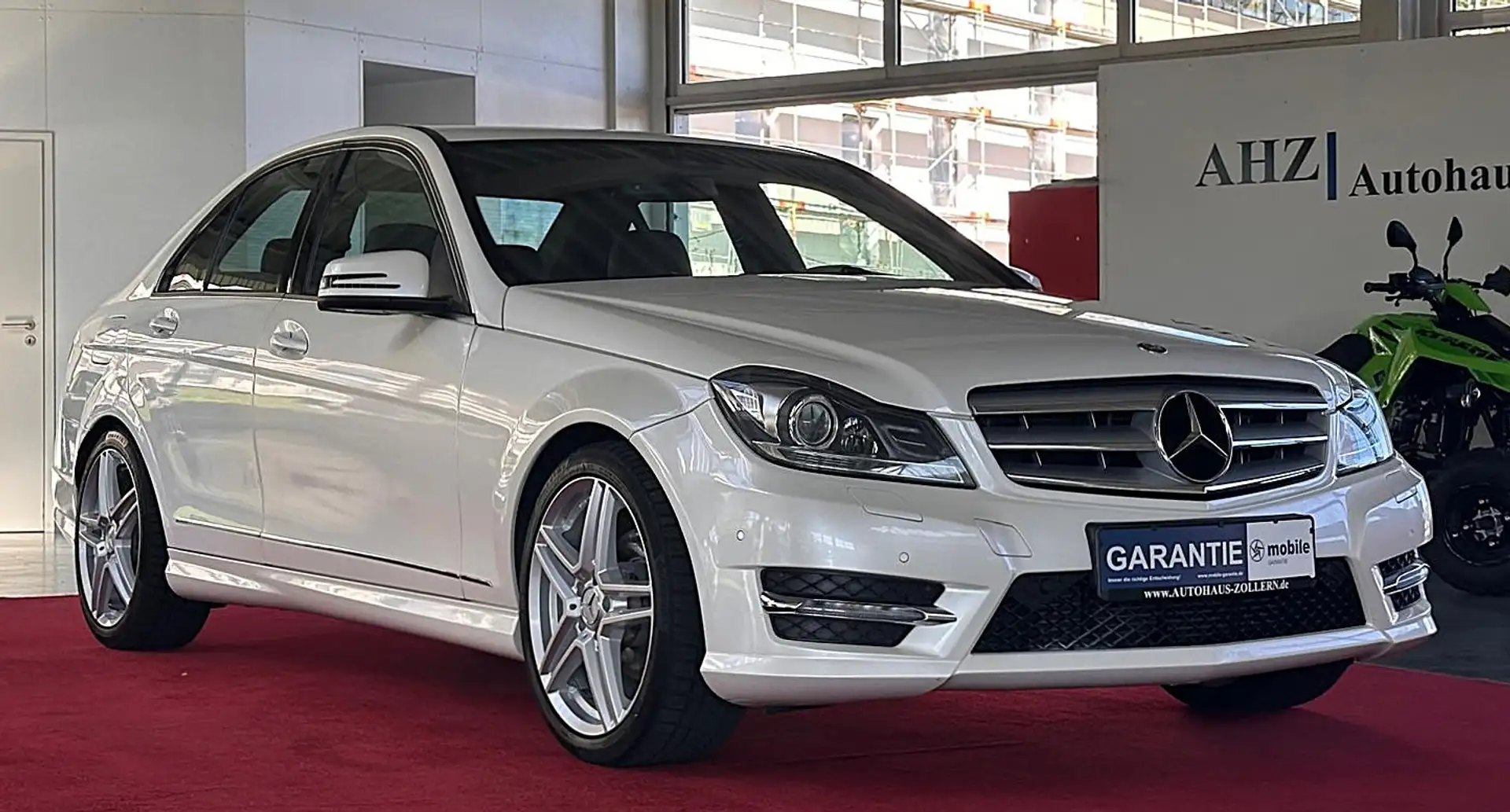 Mercedes-Benz C 250 AMG CGI BlueEfficienc Tempomat Navi SHZ Weiß - 1