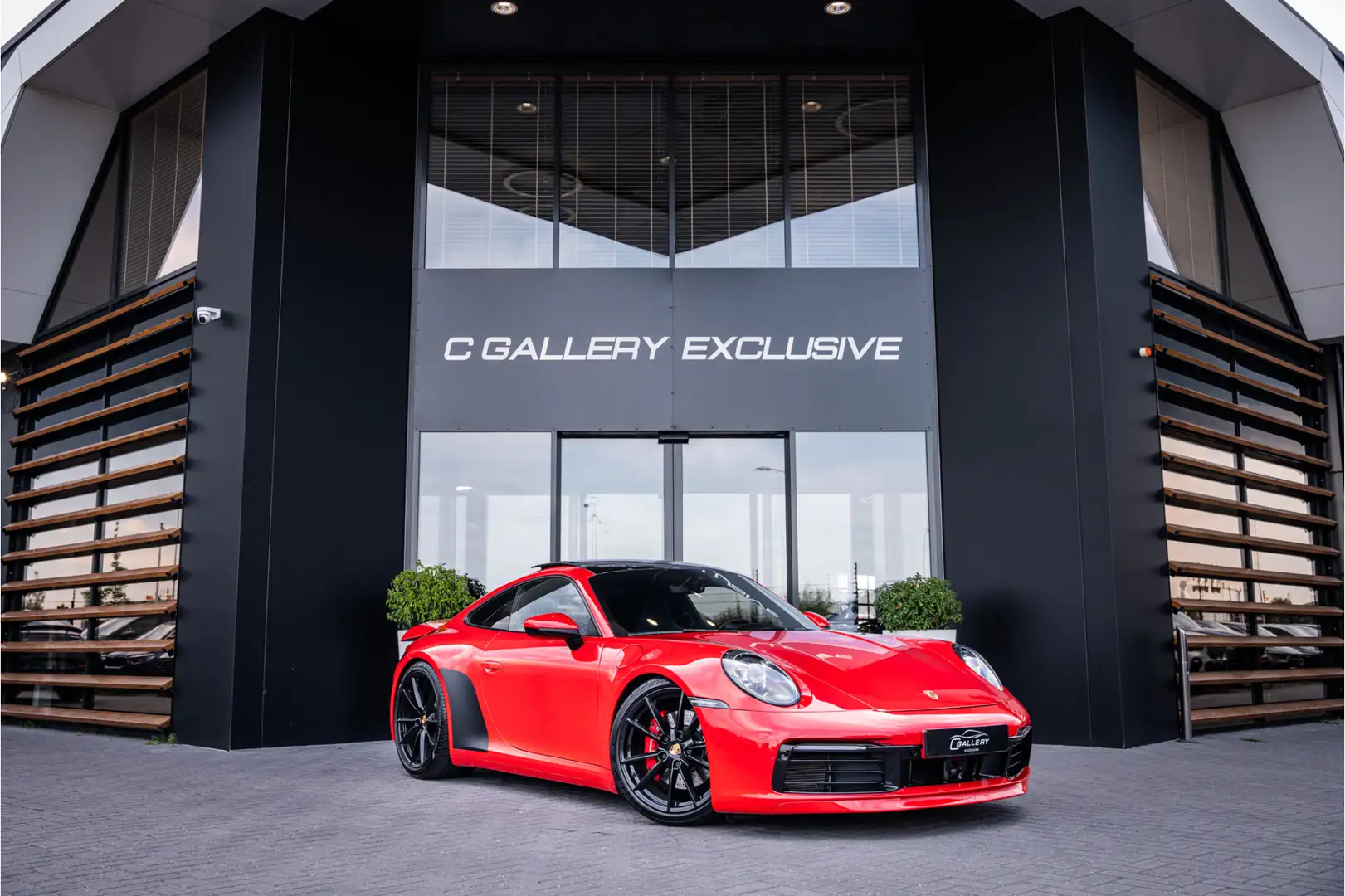 Porsche 992 992 3.0 Carrera 4 S - Indischrood | Sport Chrono + Rood - 1